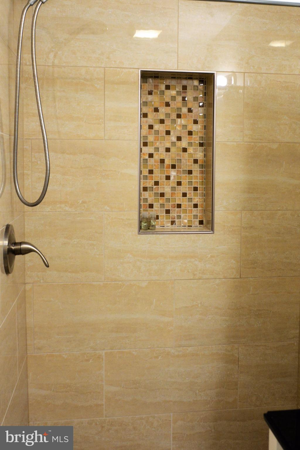 COMSTOCK - Residential Lease