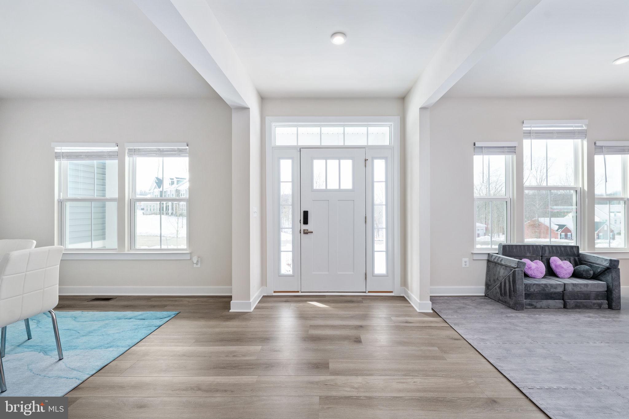 112 LAKE BLUFF COURT