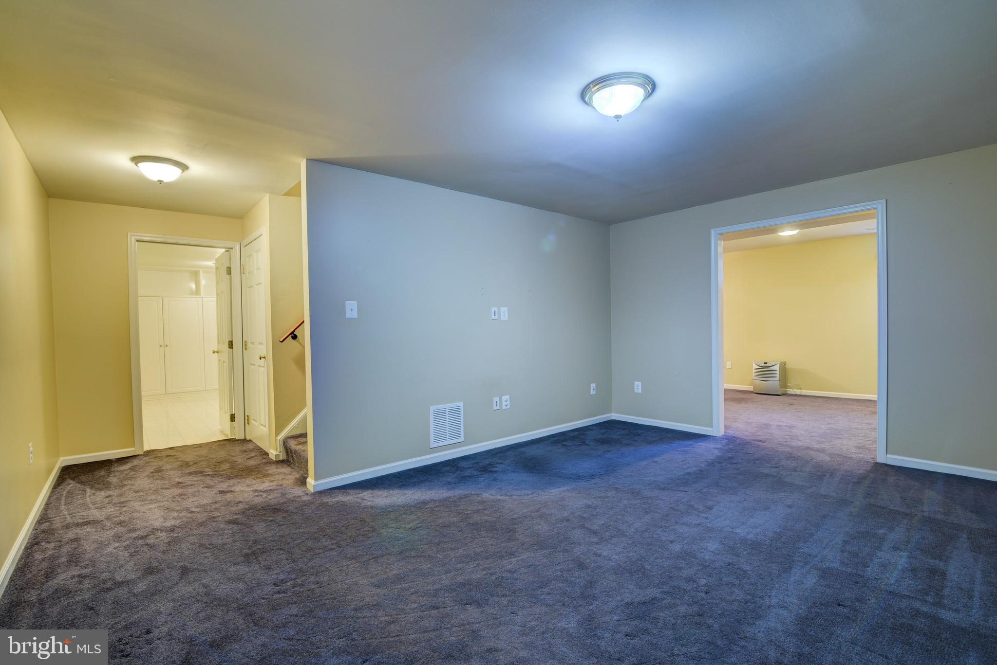 ASHBURN VILLAGE - Residential Lease