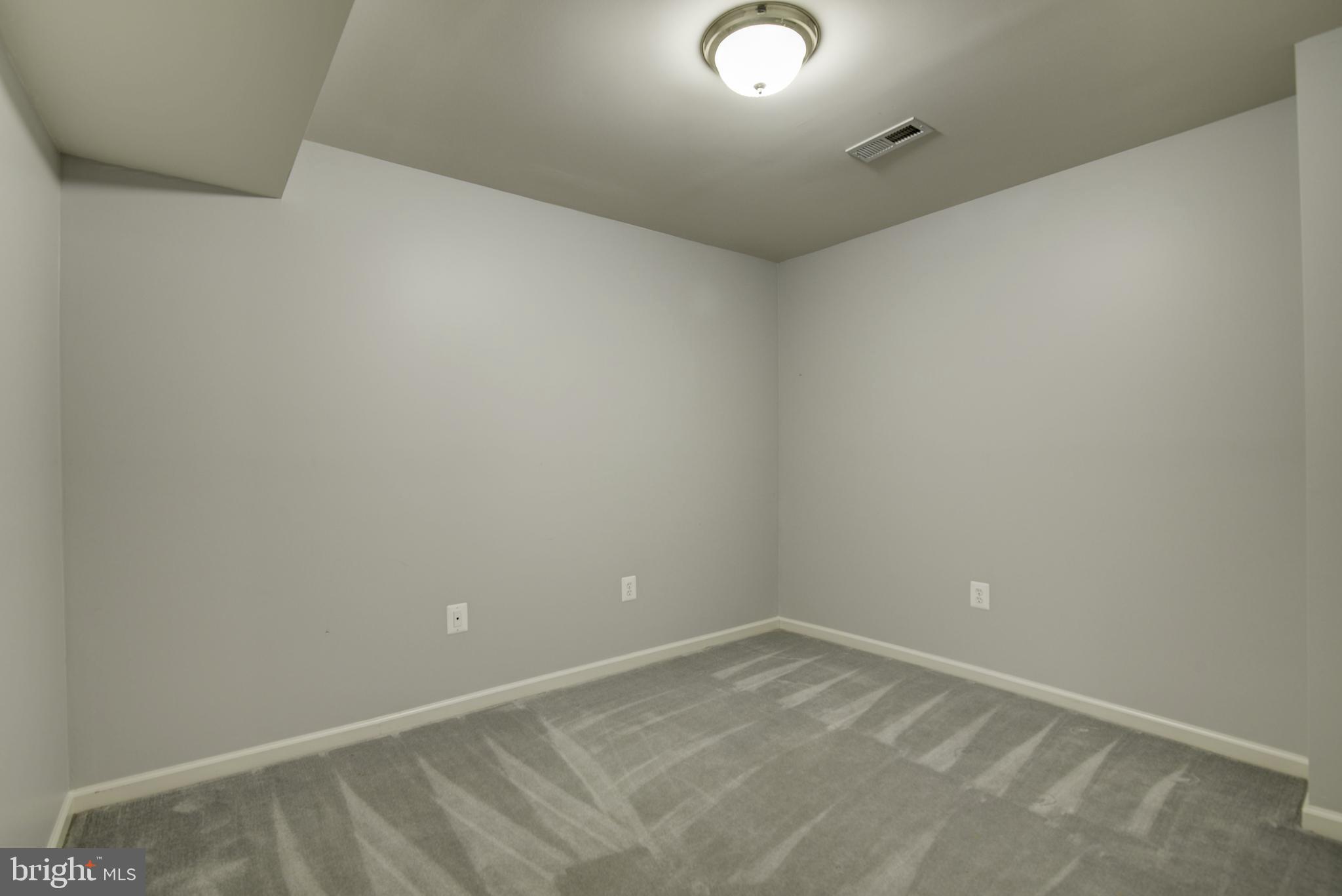 ASHBURN VILLAGE - Residential Lease