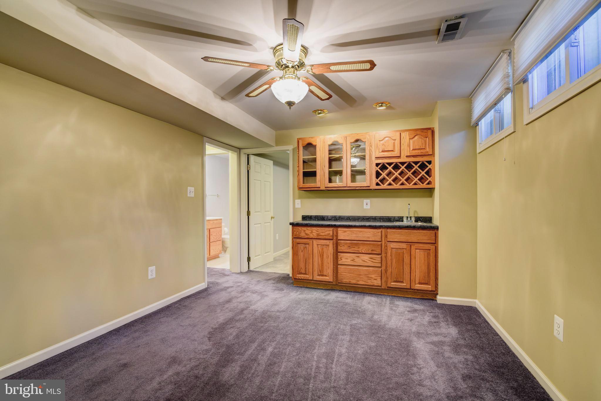 ASHBURN VILLAGE - Residential Lease