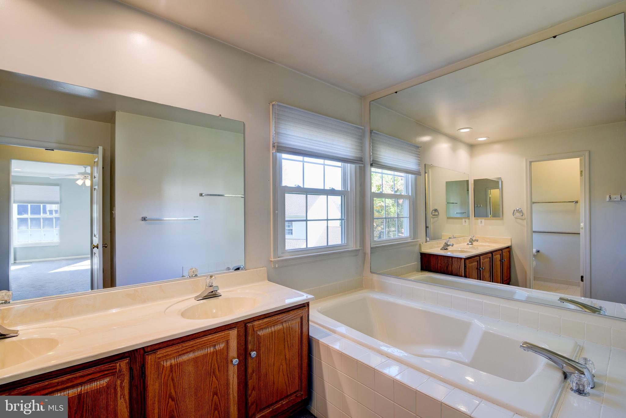 ASHBURN VILLAGE - Residential Lease