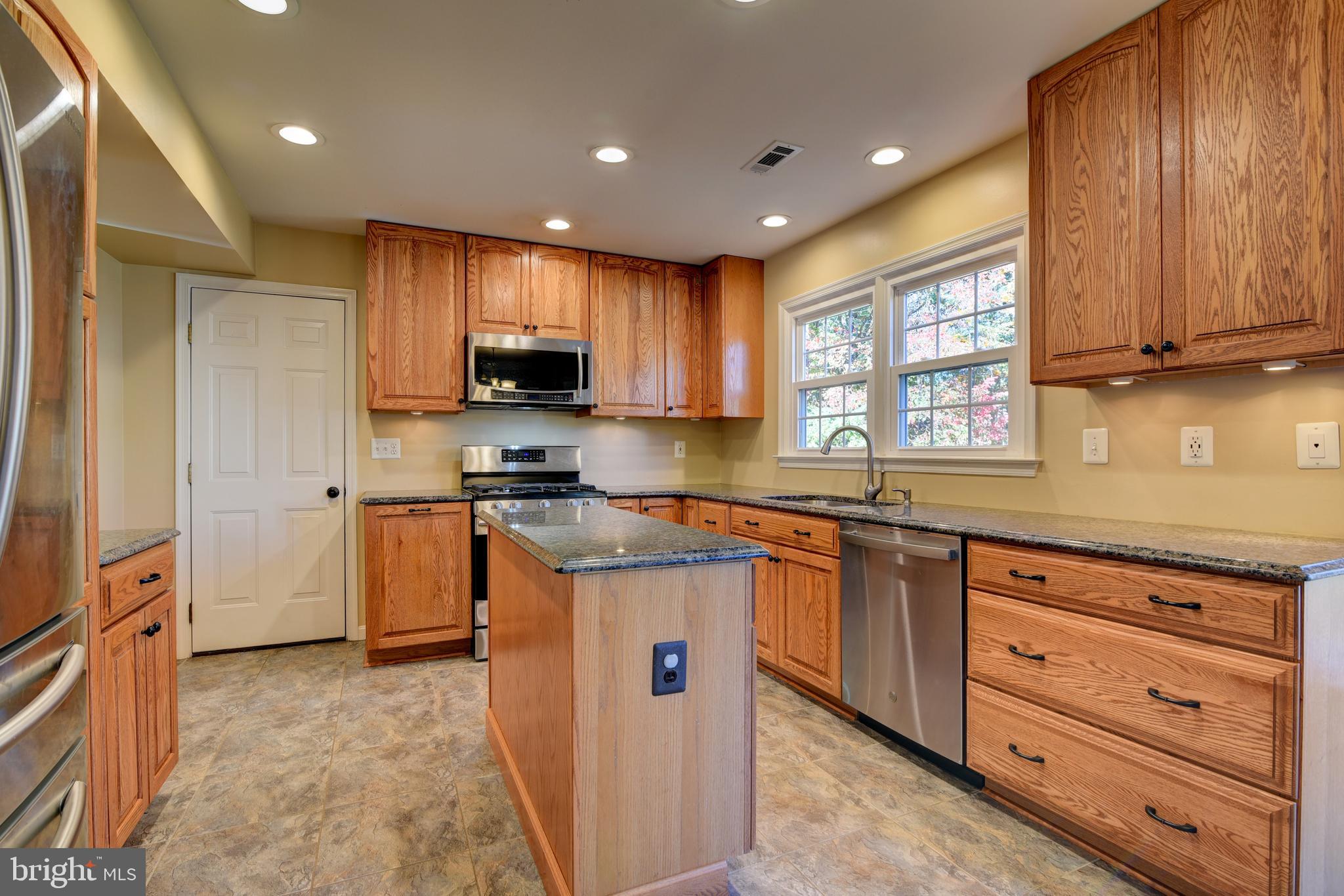 ASHBURN VILLAGE - Residential Lease