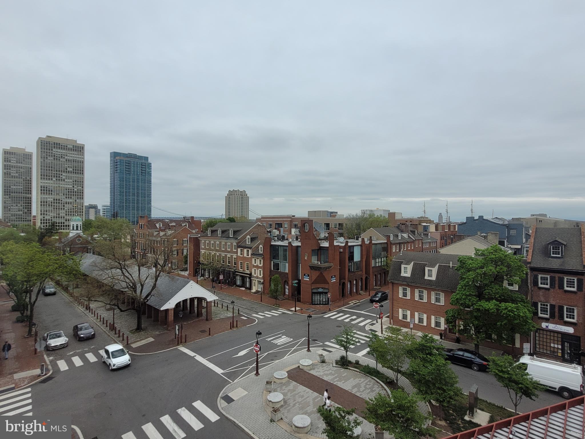 SOCIETY HILL - Residential