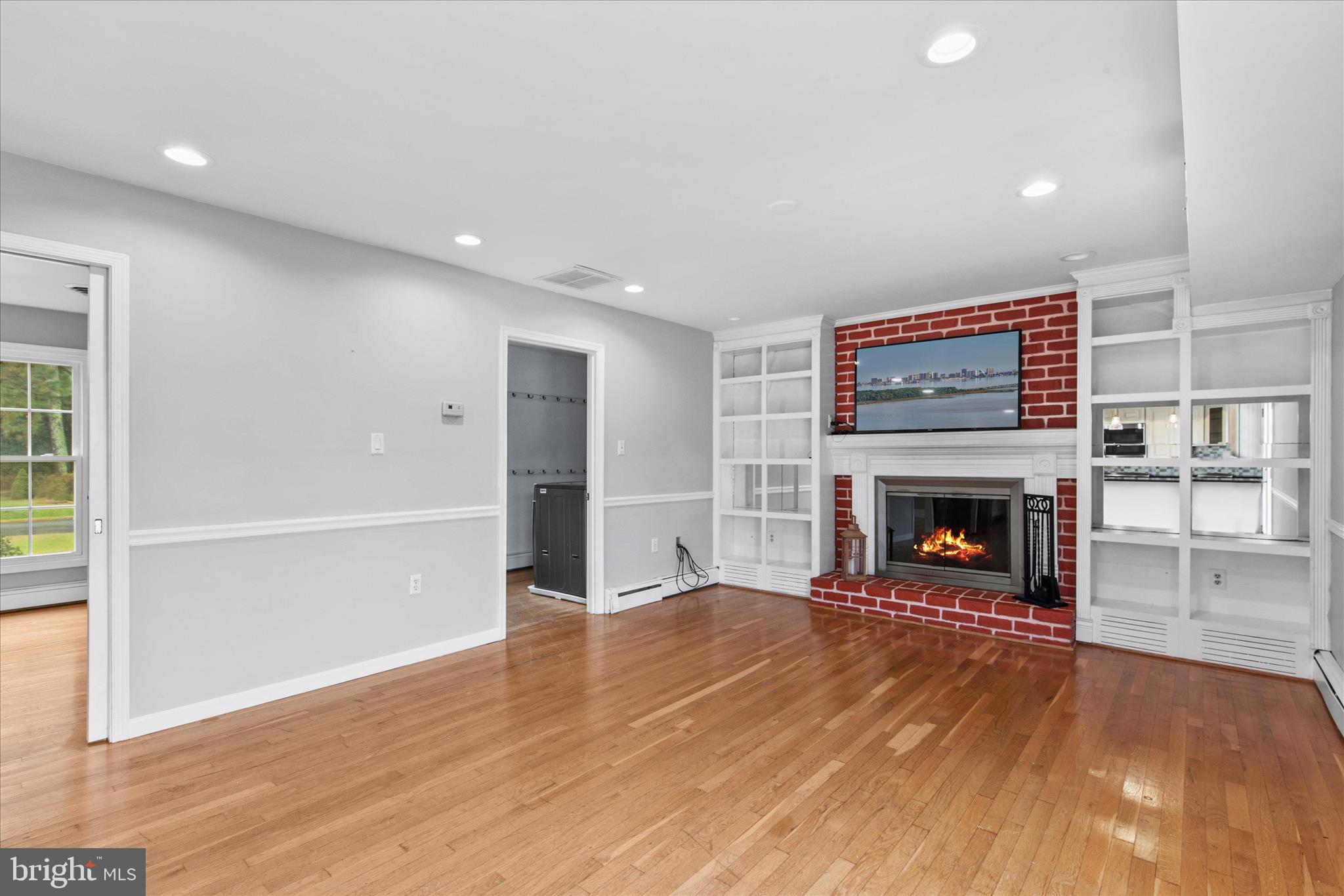 CAPTAINS HILL - Residential