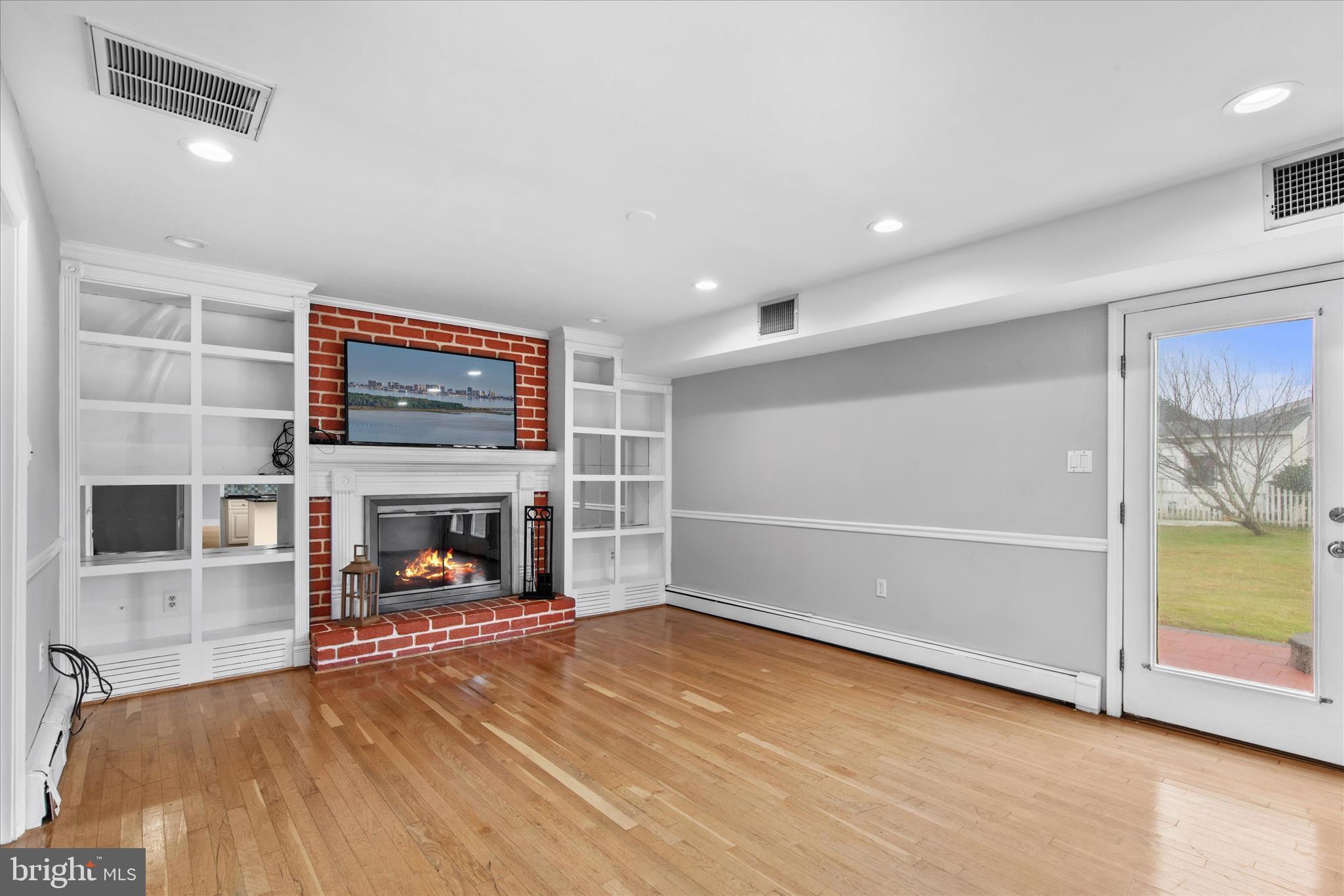 CAPTAINS HILL - Residential