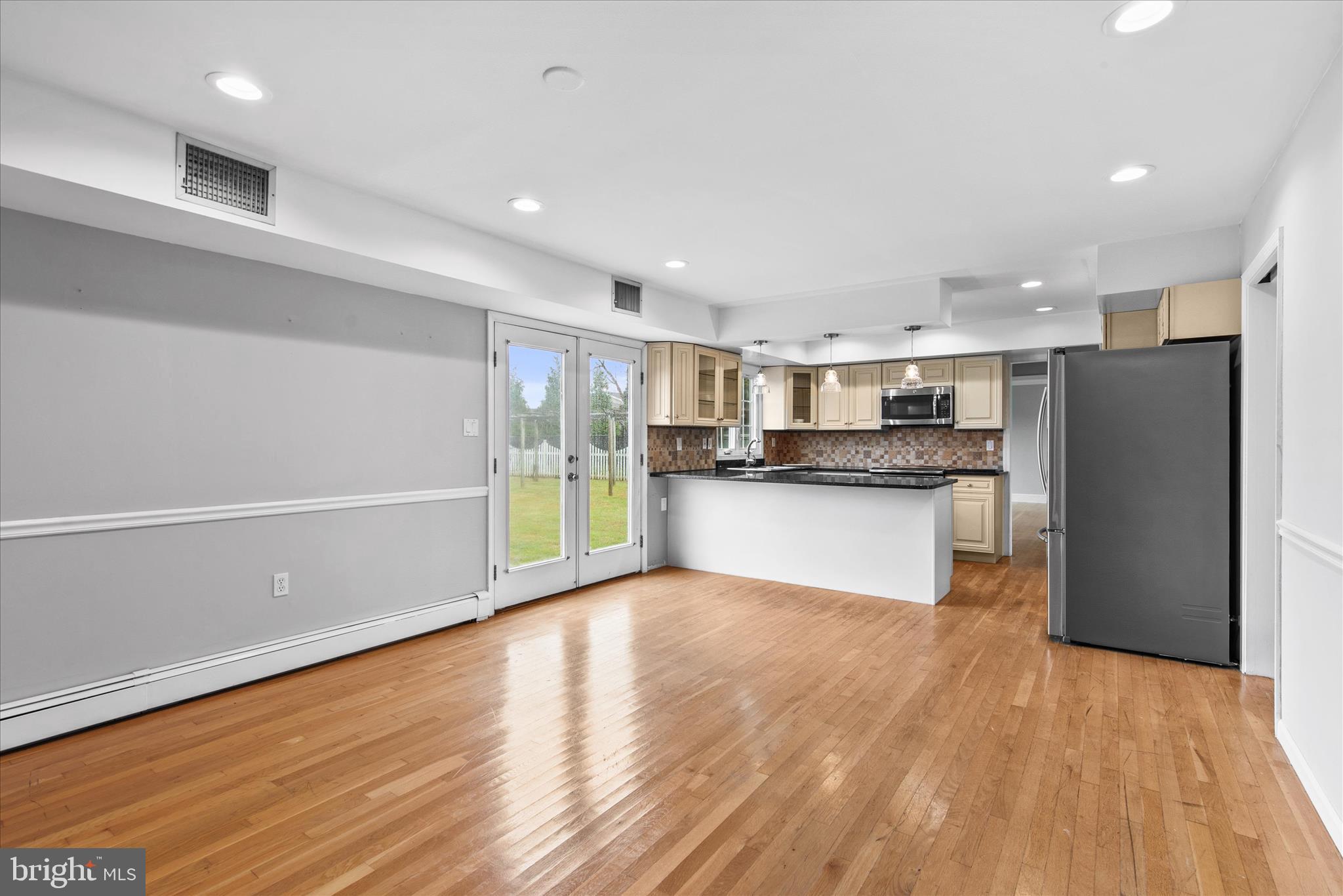 CAPTAINS HILL - Residential