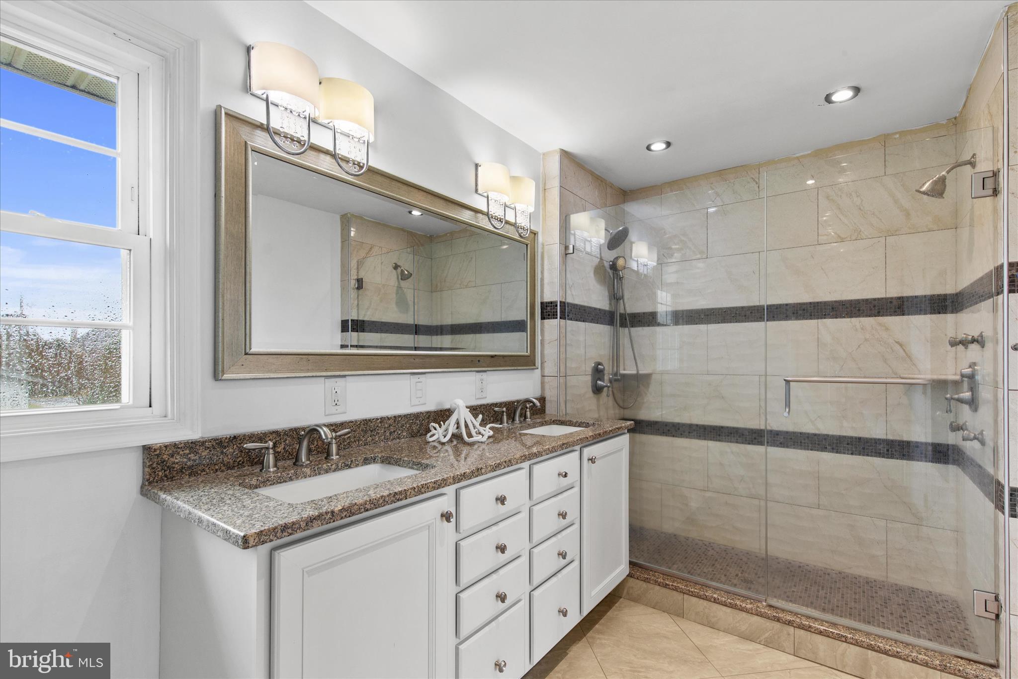 CAPTAINS HILL - Residential