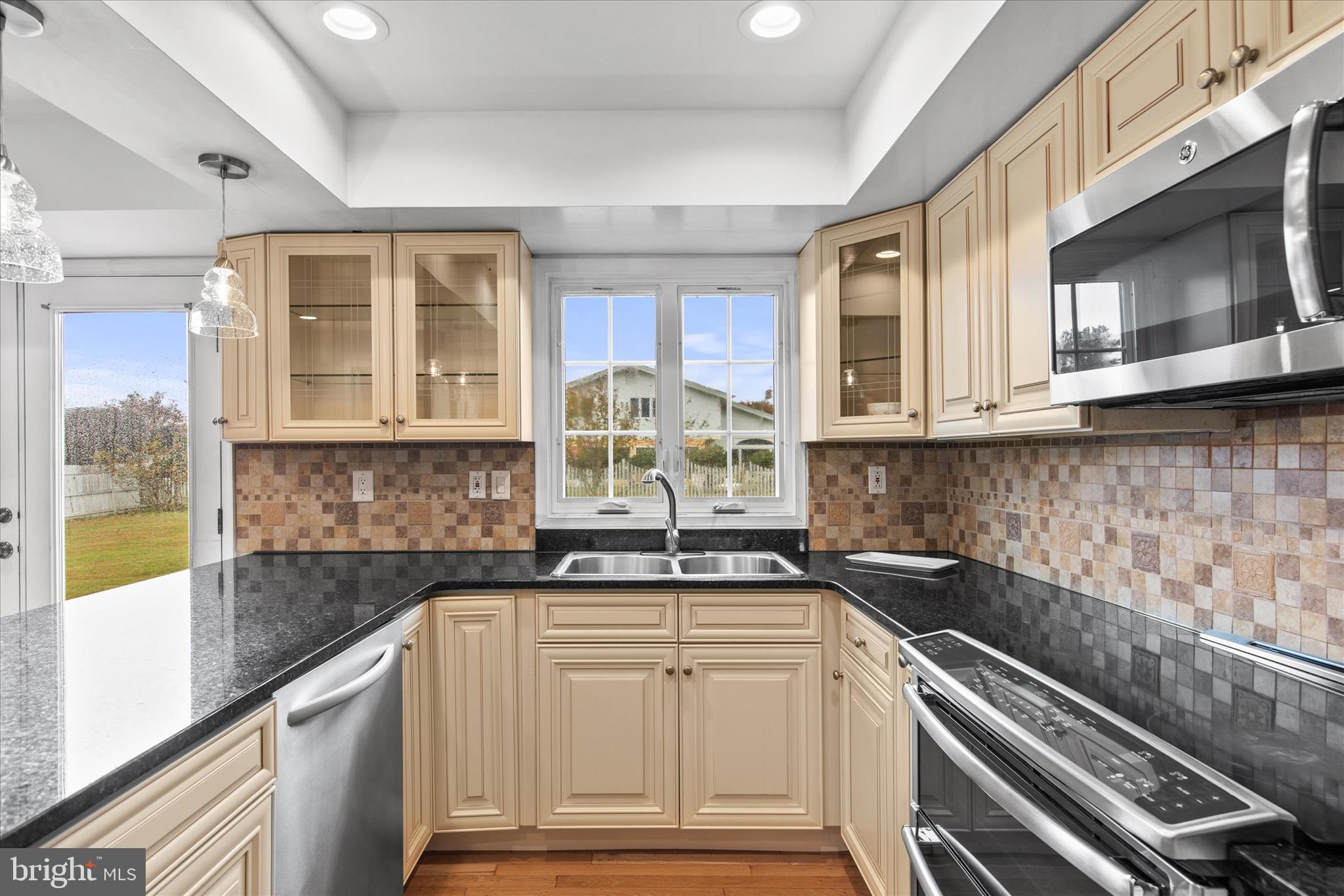 CAPTAINS HILL - Residential