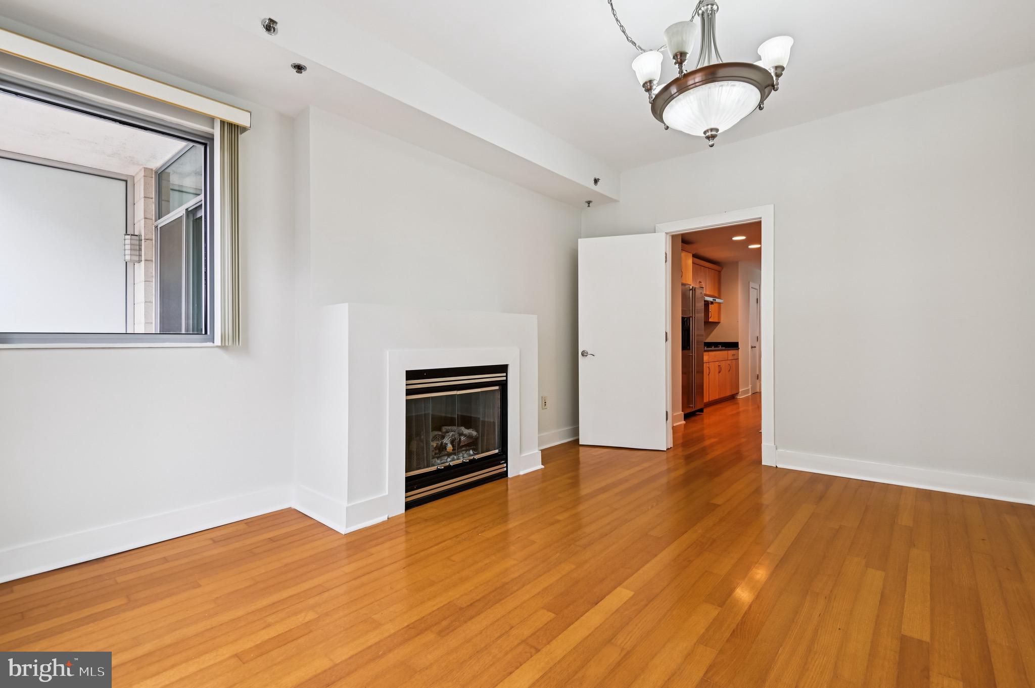 HARBOR EAST - Residential