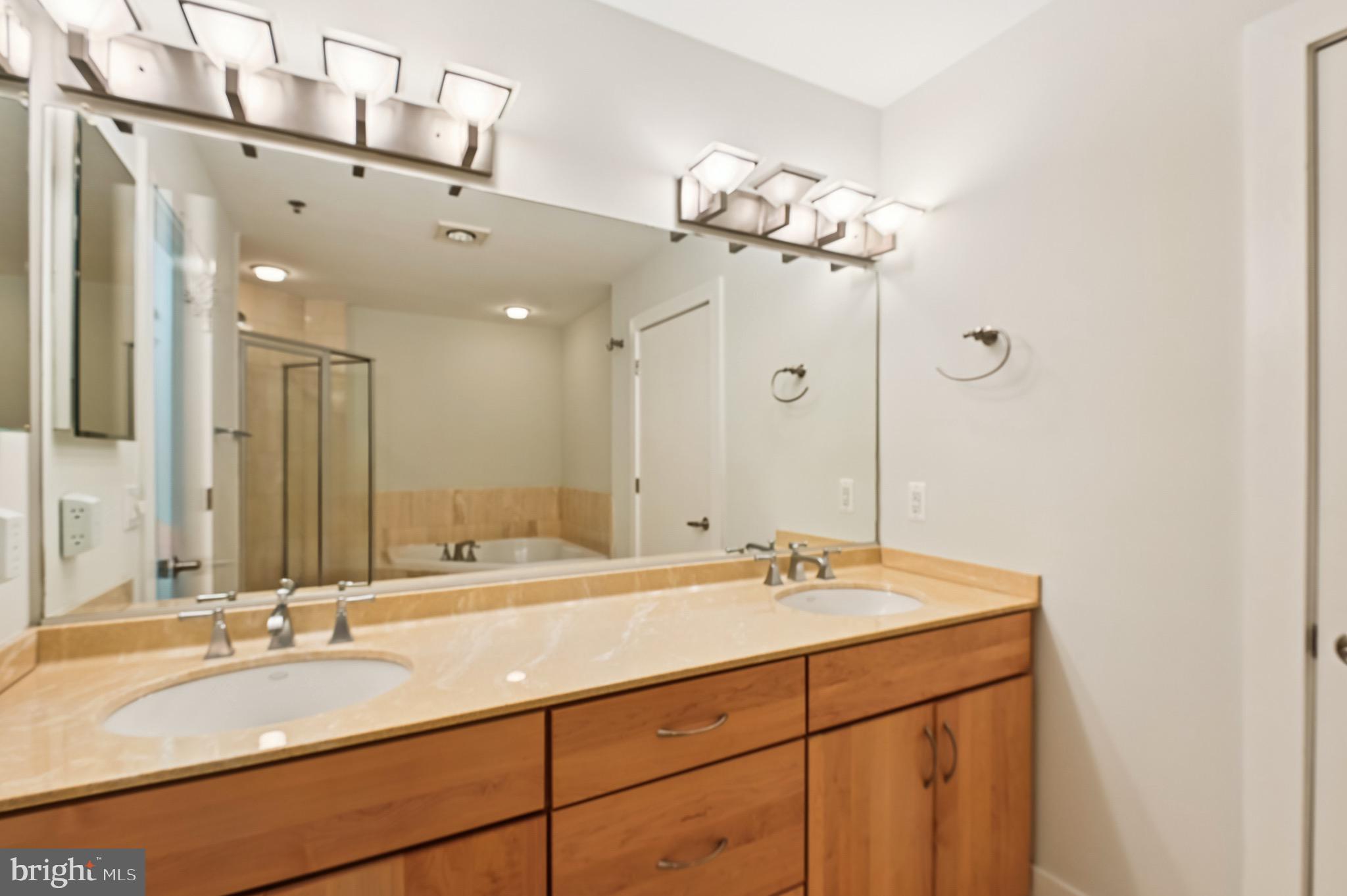 HARBOR EAST - Residential