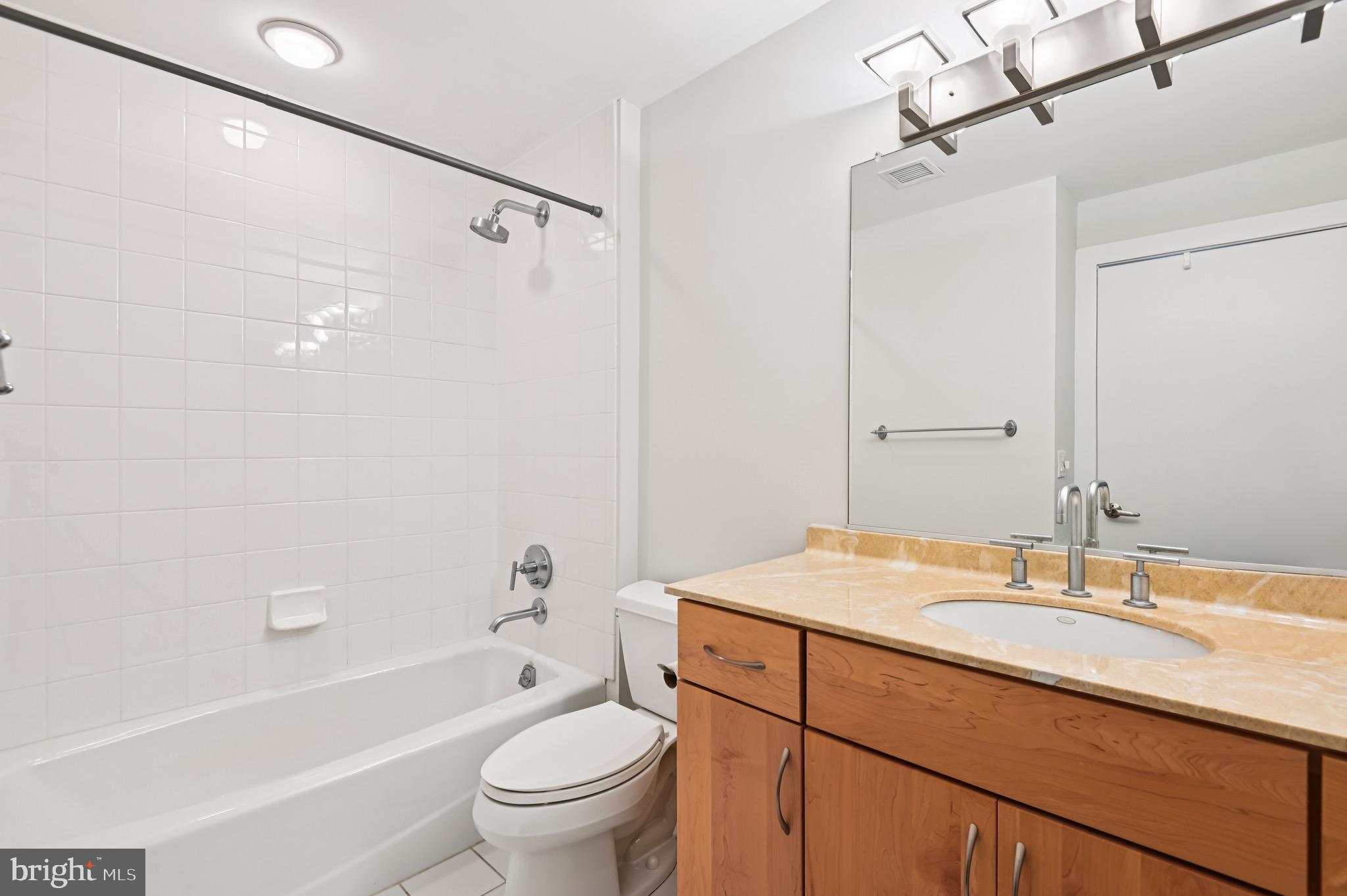 HARBOR EAST - Residential