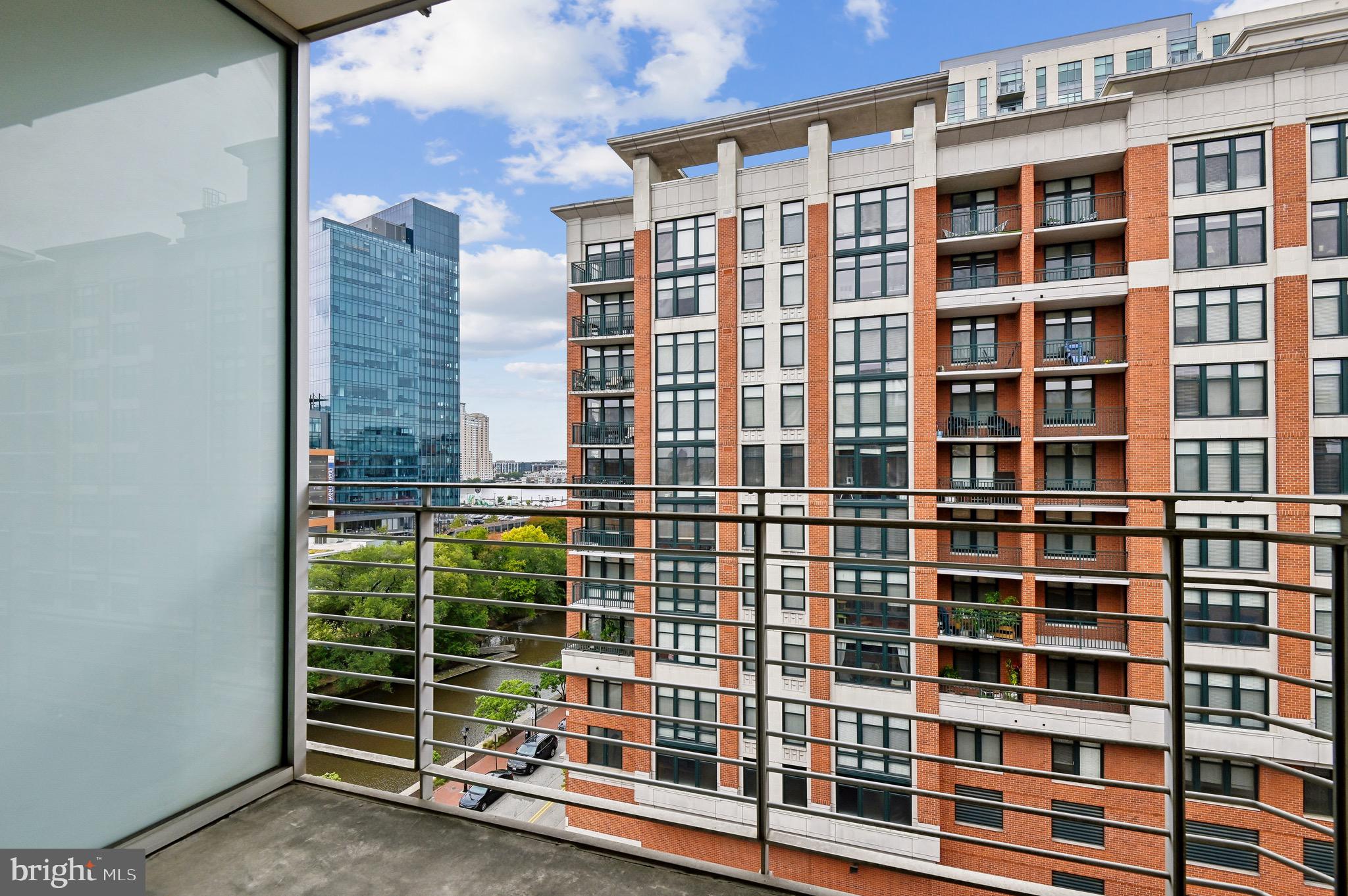 HARBOR EAST - Residential