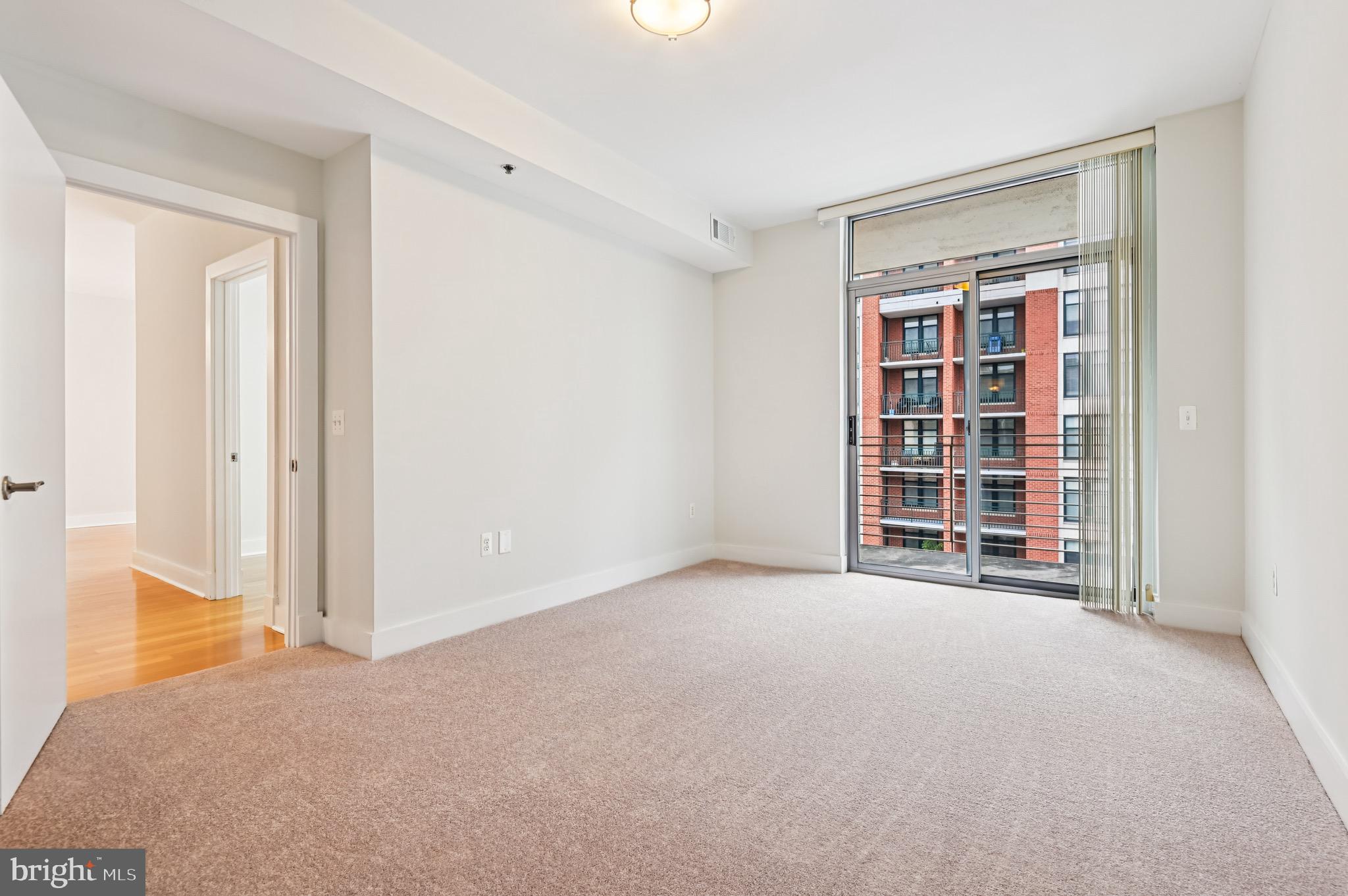 HARBOR EAST - Residential