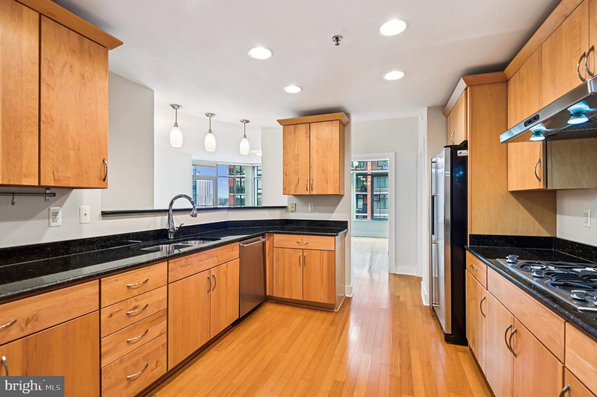 HARBOR EAST - Residential