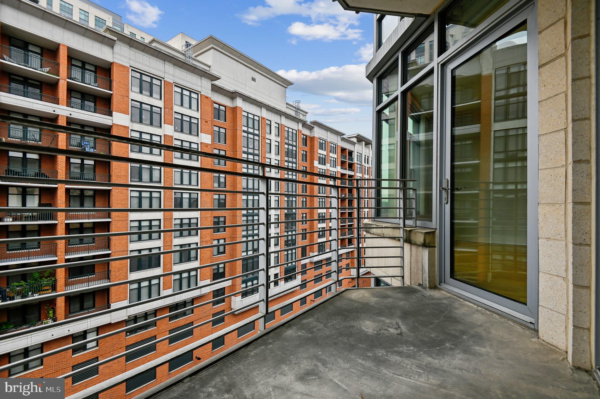 HARBOR EAST - Residential