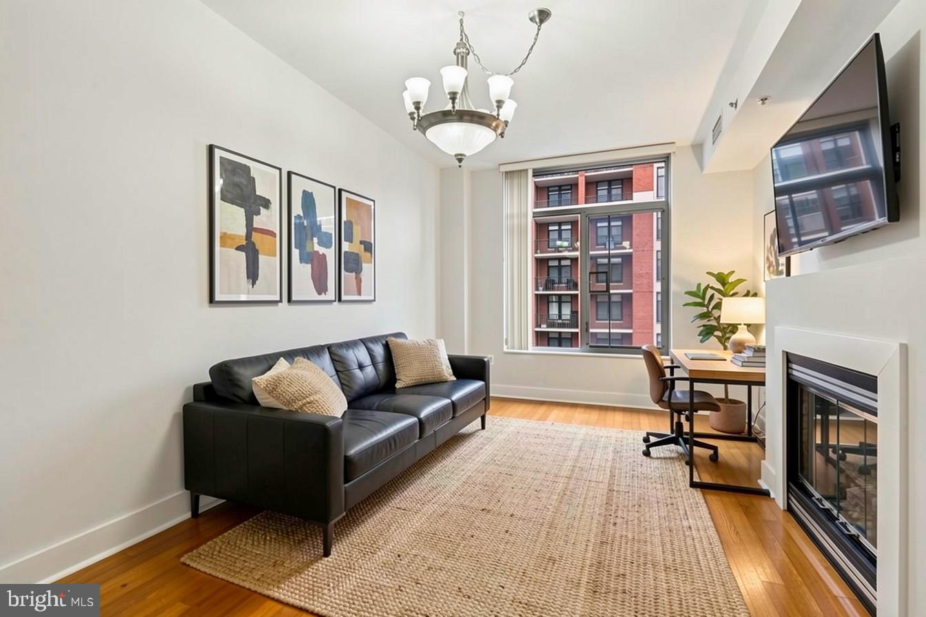 HARBOR EAST - Residential