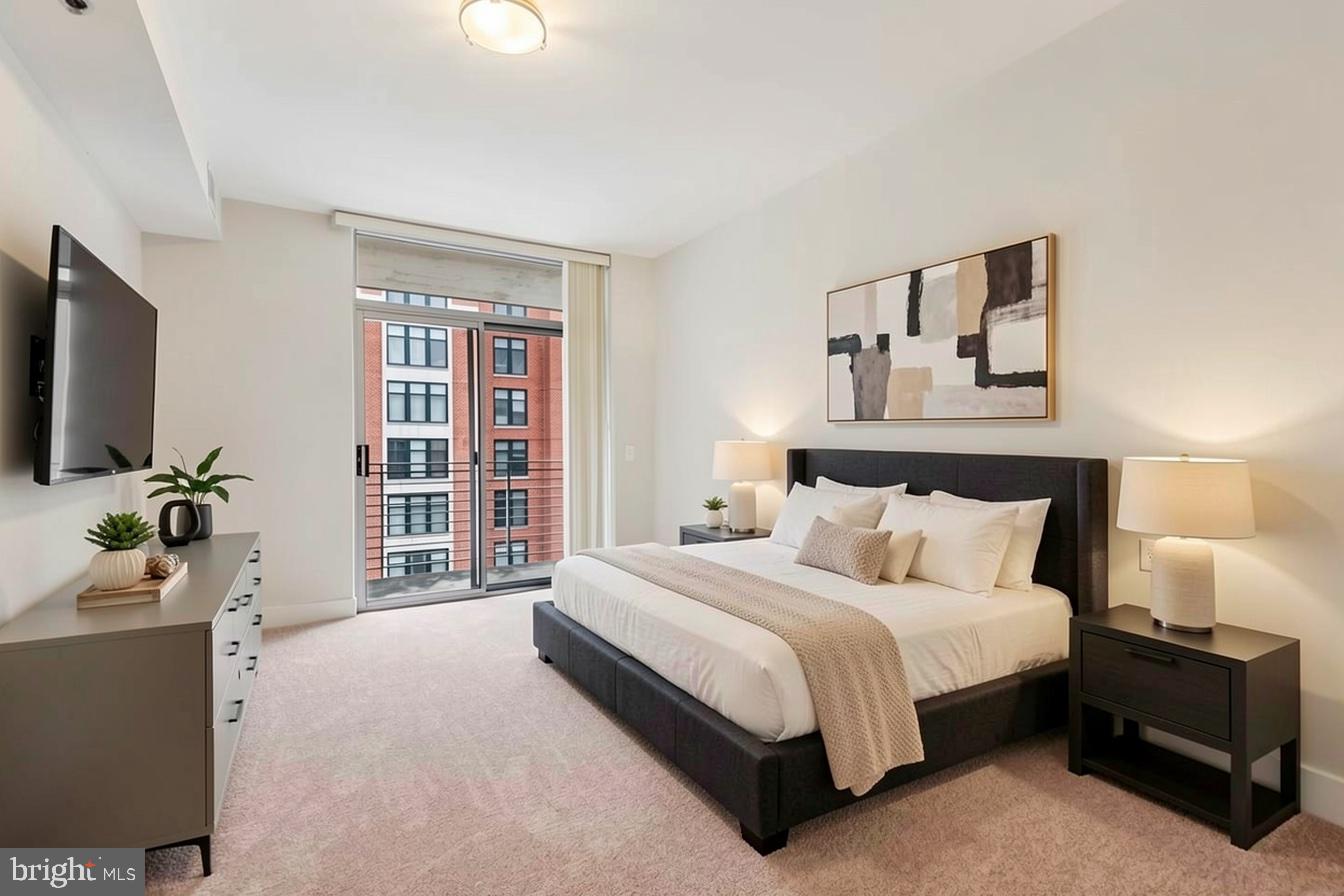 HARBOR EAST - Residential
