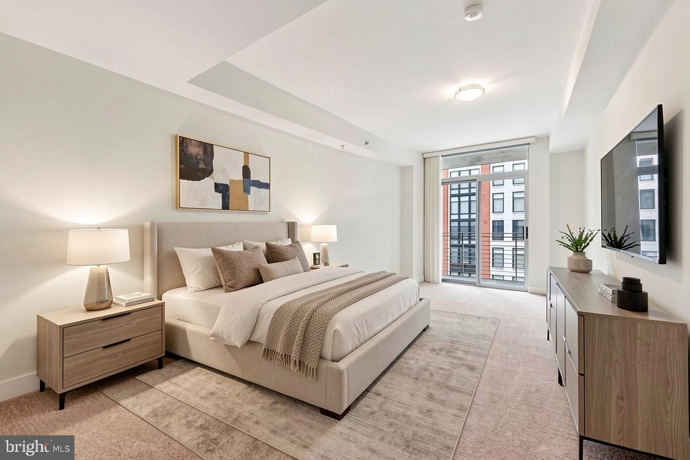 HARBOR EAST - Residential