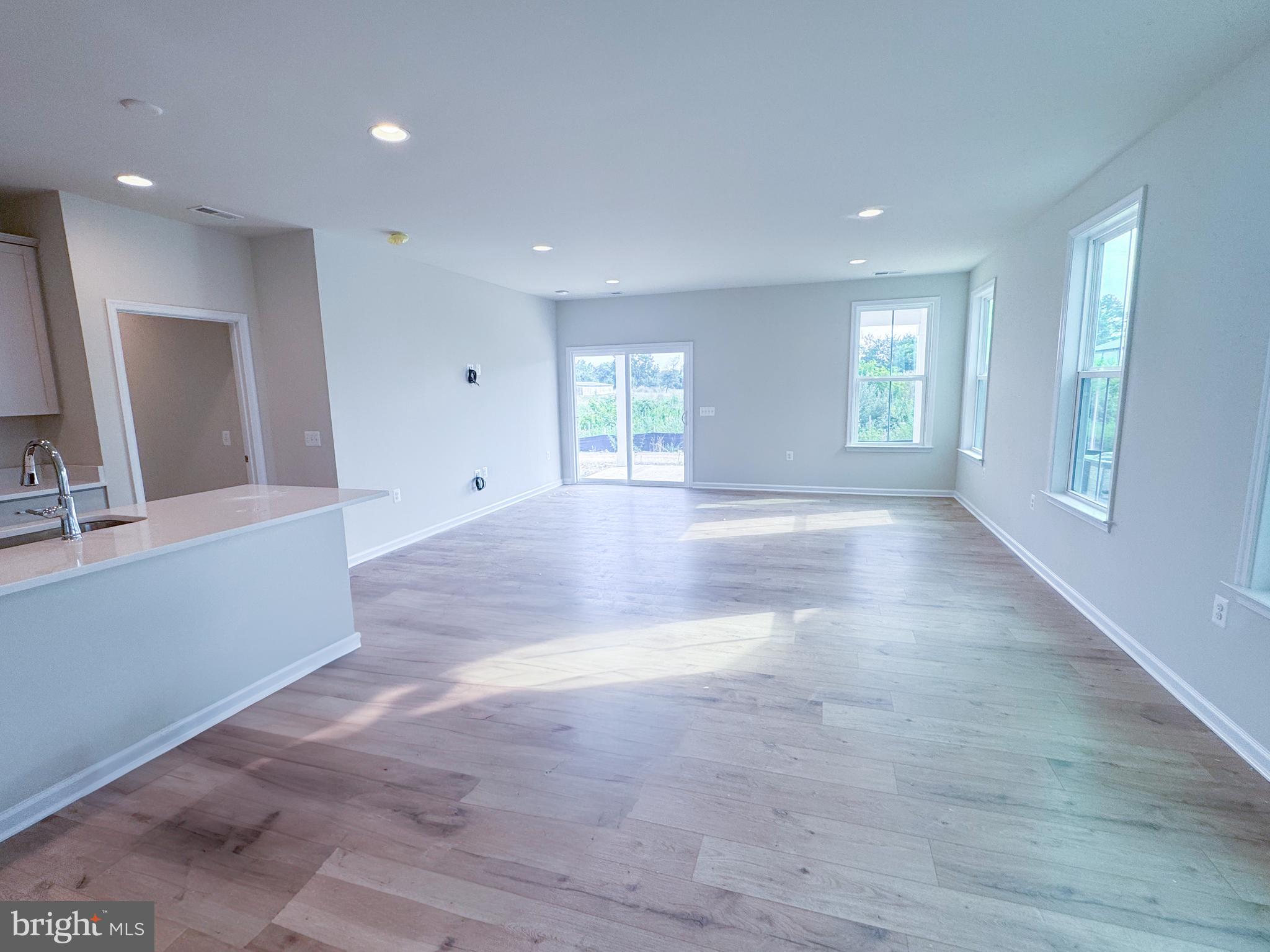 HIATT POINTE AT SNOWDEN BRIDGE - Residential