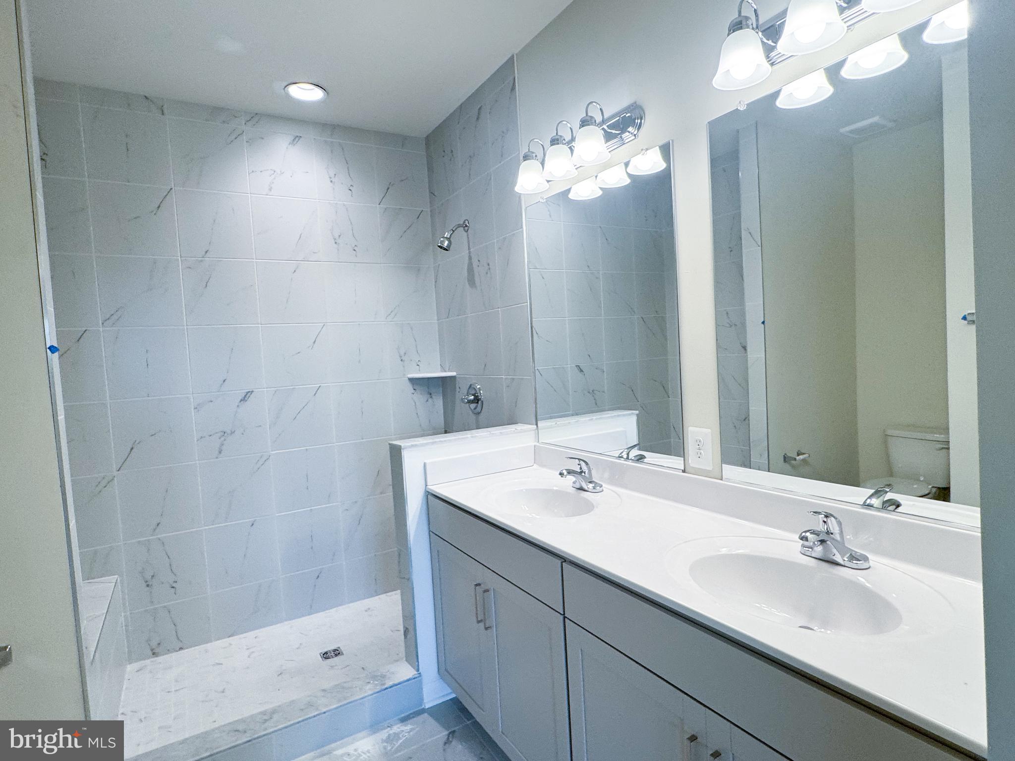 HIATT POINTE AT SNOWDEN BRIDGE - Residential