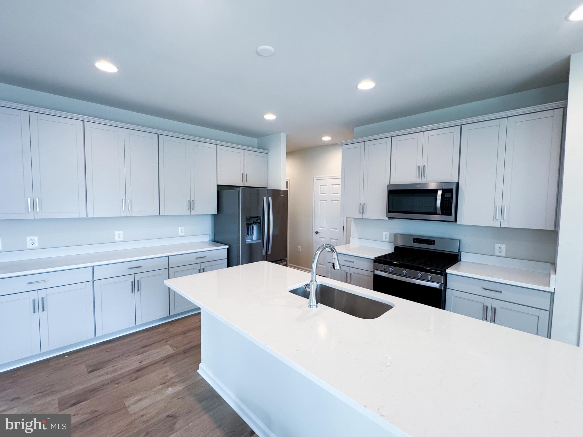 HIATT POINTE AT SNOWDEN BRIDGE - Residential