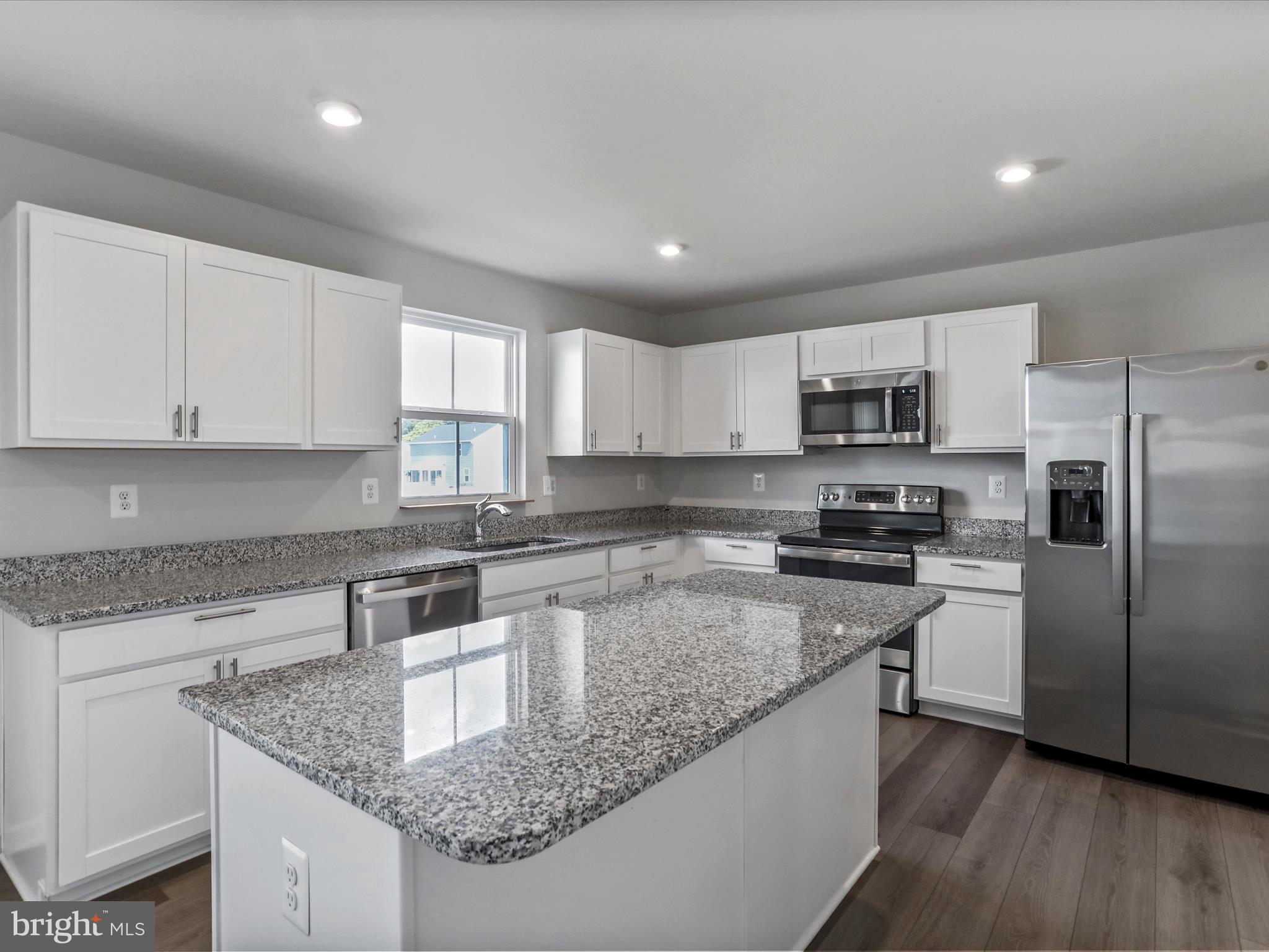 CARDINAL POINTE - Residential