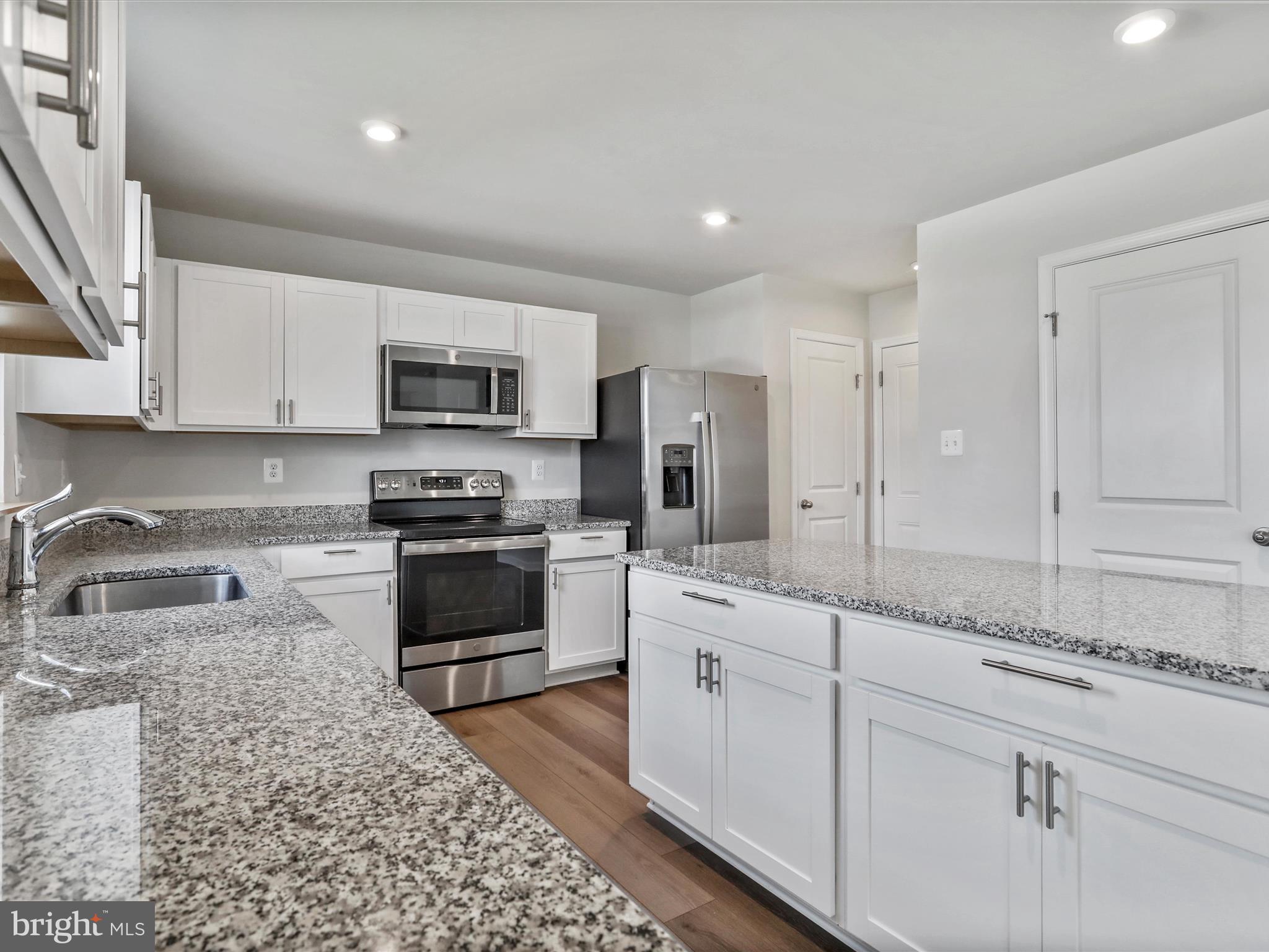 CARDINAL POINTE - Residential