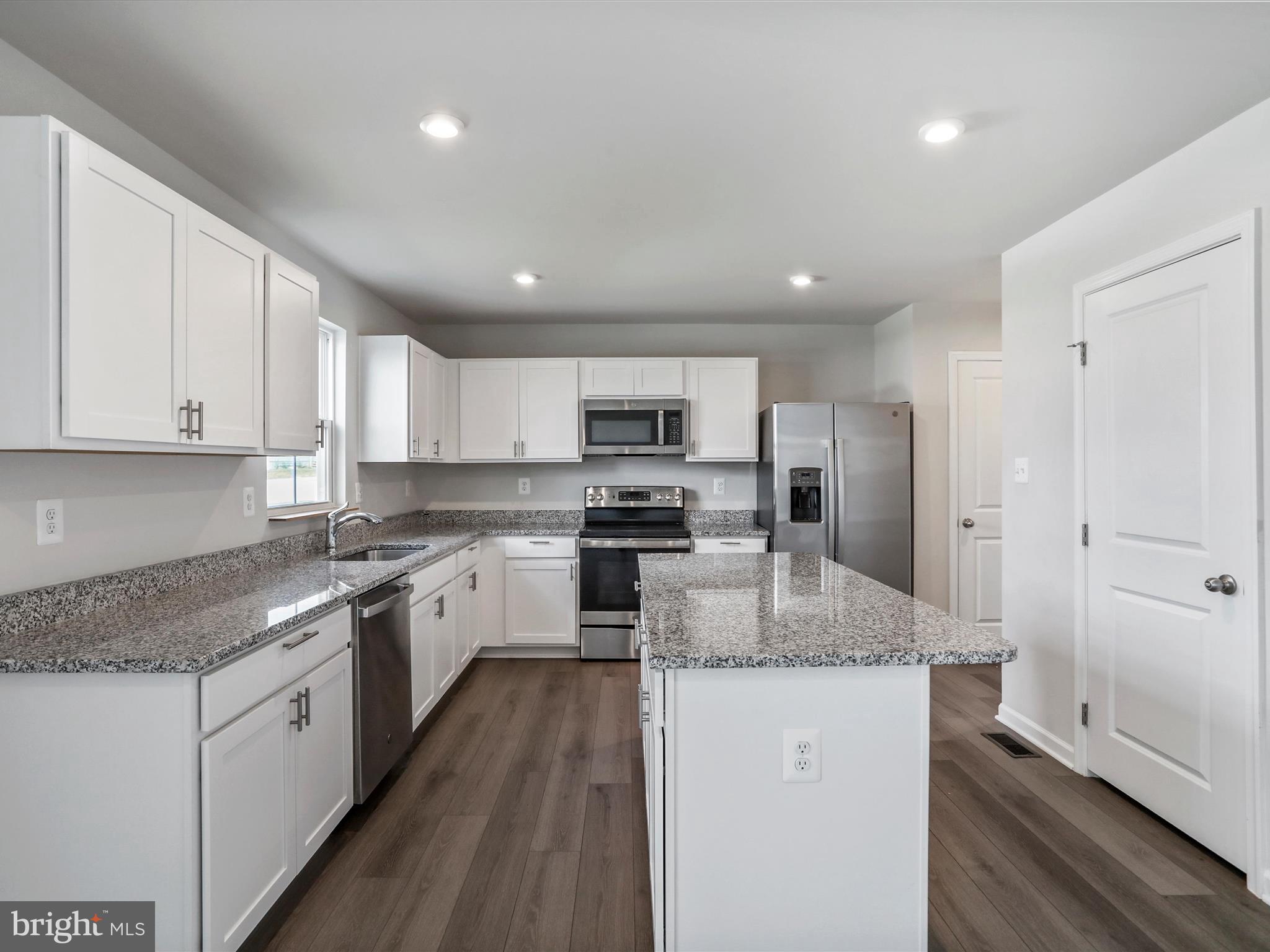 CARDINAL POINTE - Residential