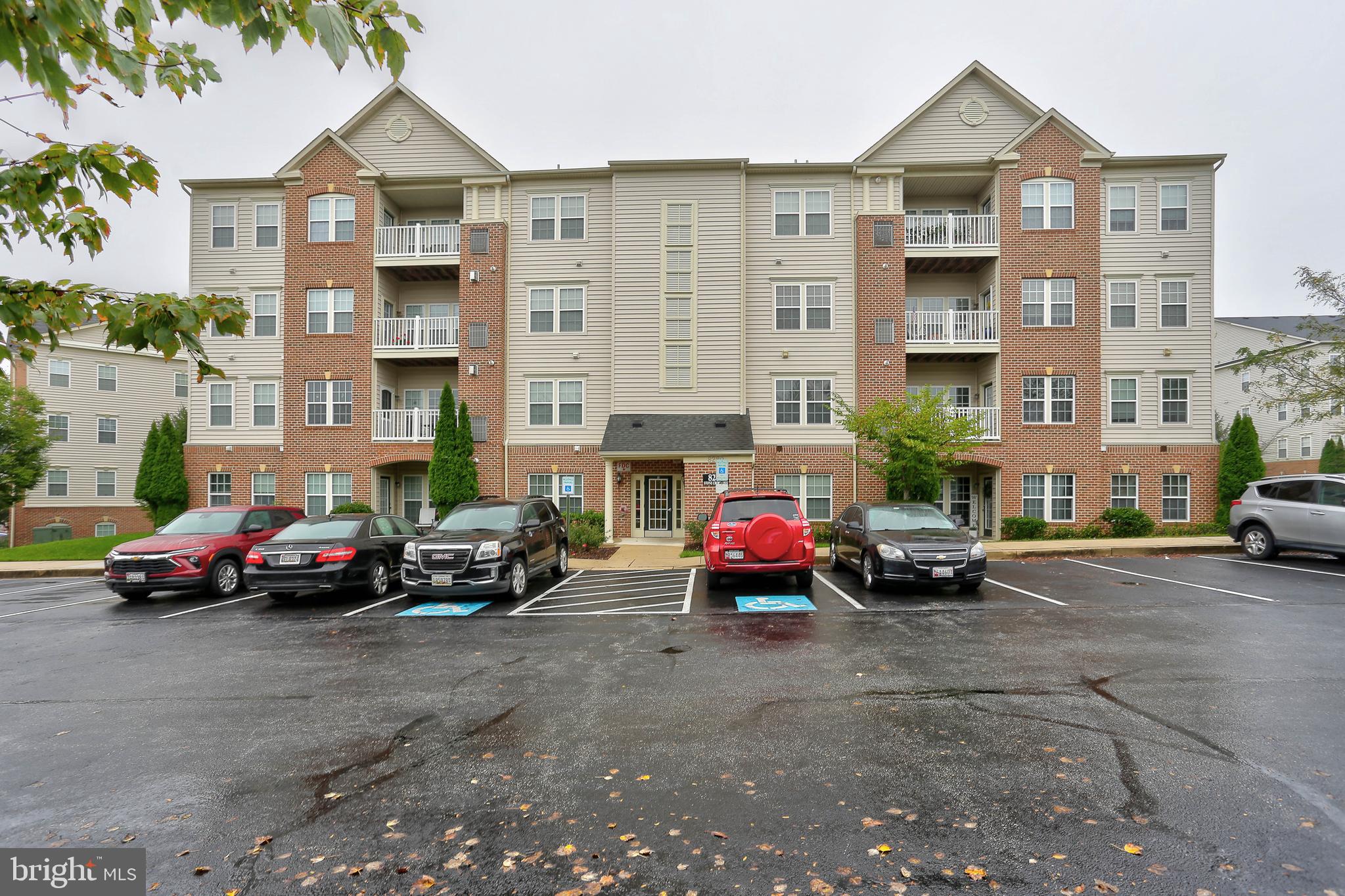 HEARTHSTONE AT VILLAGE CREST CONDOMINIUMS - Residential