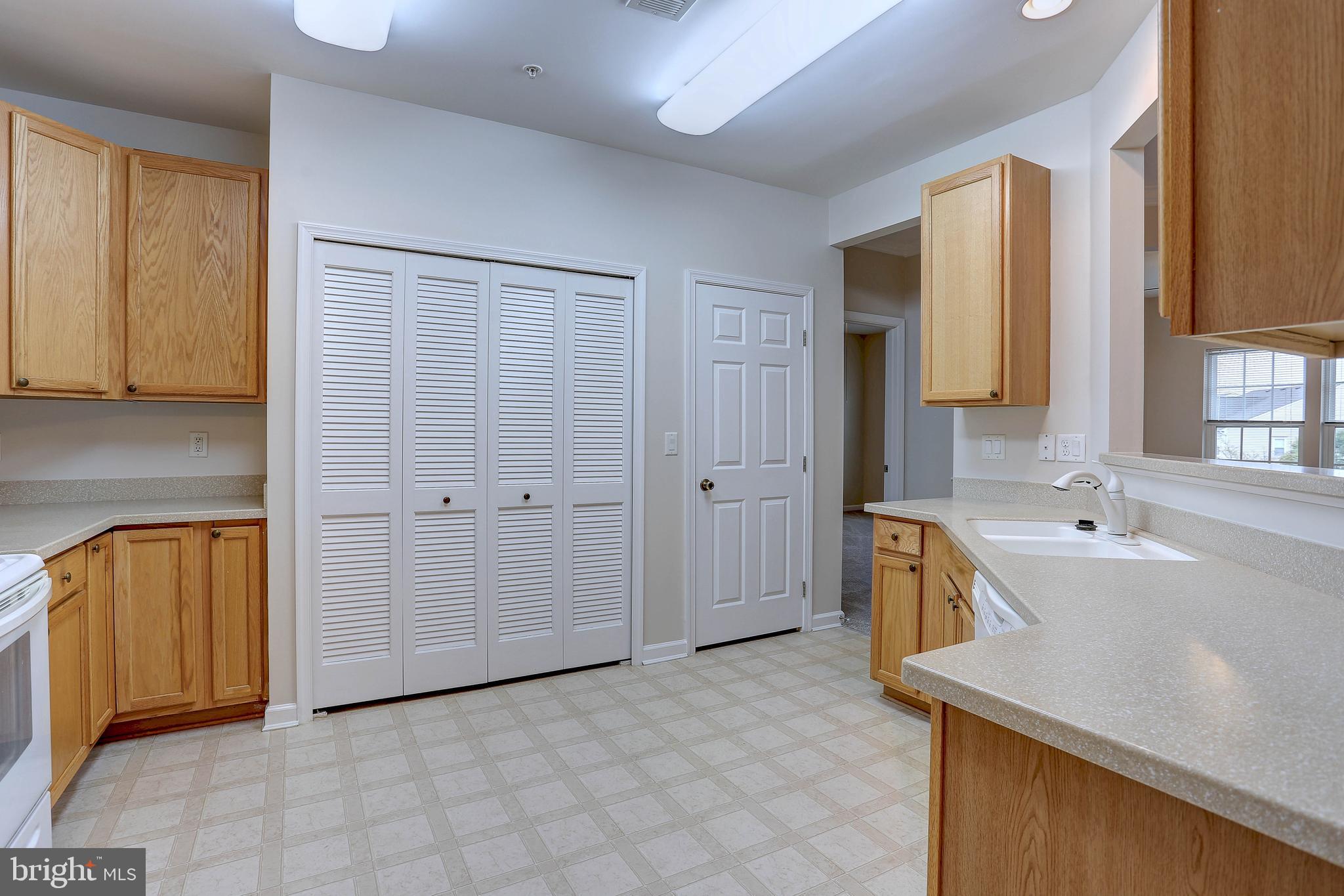 HEARTHSTONE AT VILLAGE CREST CONDOMINIUMS - Residential