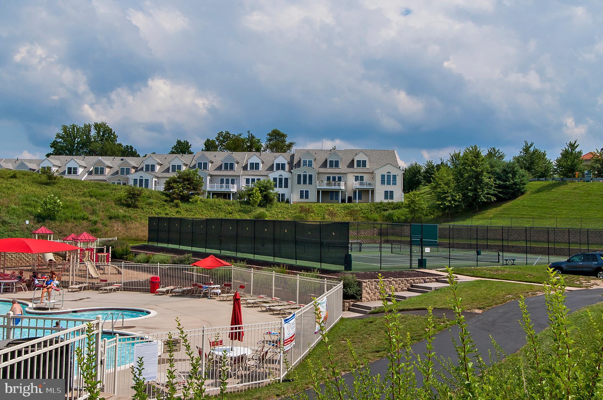 HEARTHSTONE AT VILLAGE CREST CONDOMINIUMS - Residential