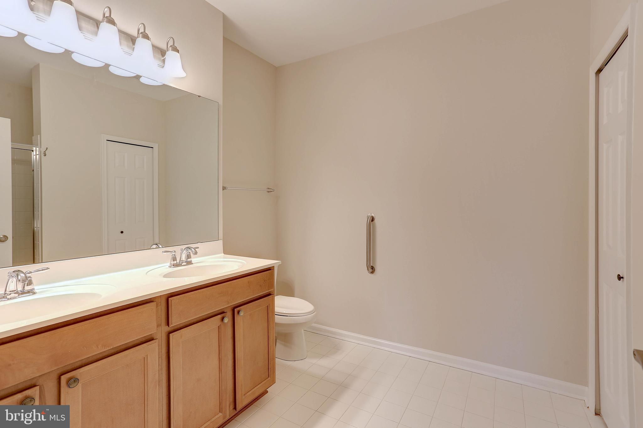 HEARTHSTONE AT VILLAGE CREST CONDOMINIUMS - Residential