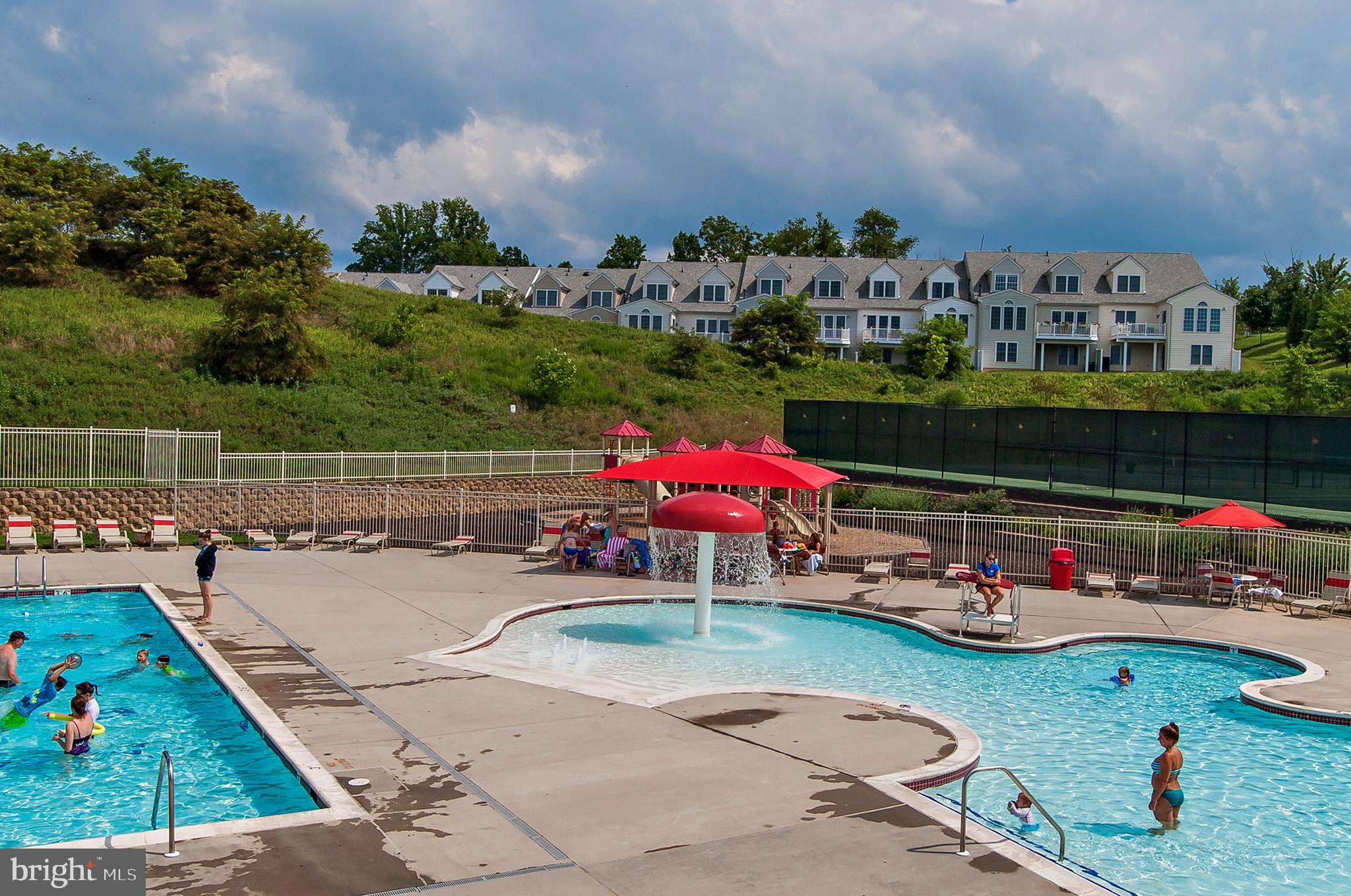 HEARTHSTONE AT VILLAGE CREST CONDOMINIUMS - Residential