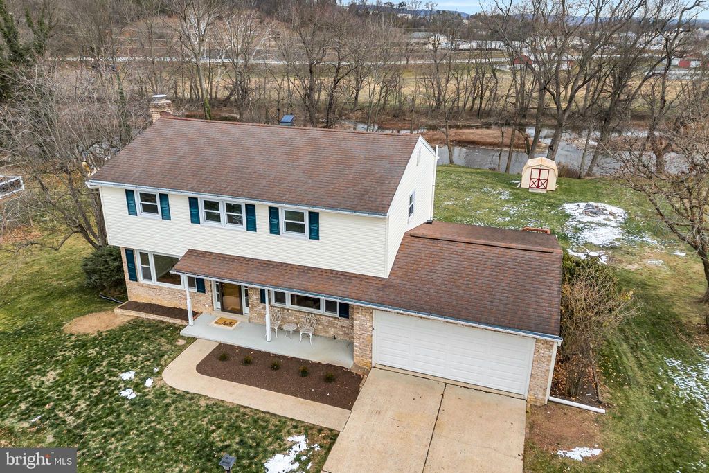 Photo of 2125 Douglas Dr, CARLISLE, PA 17013 (MLS # PACB2049268)