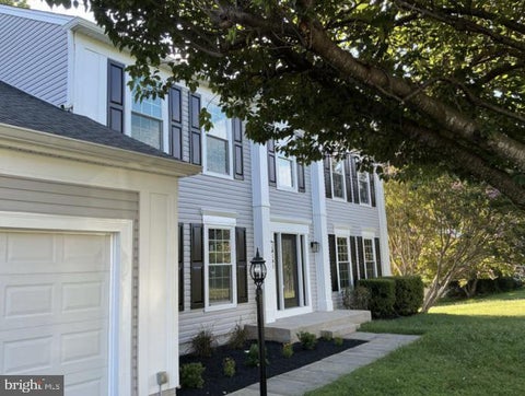 Photo of 13181 Oak Farm Drive, WOODBRIDGE, VA 22192 (MLS # VAPW2129834)