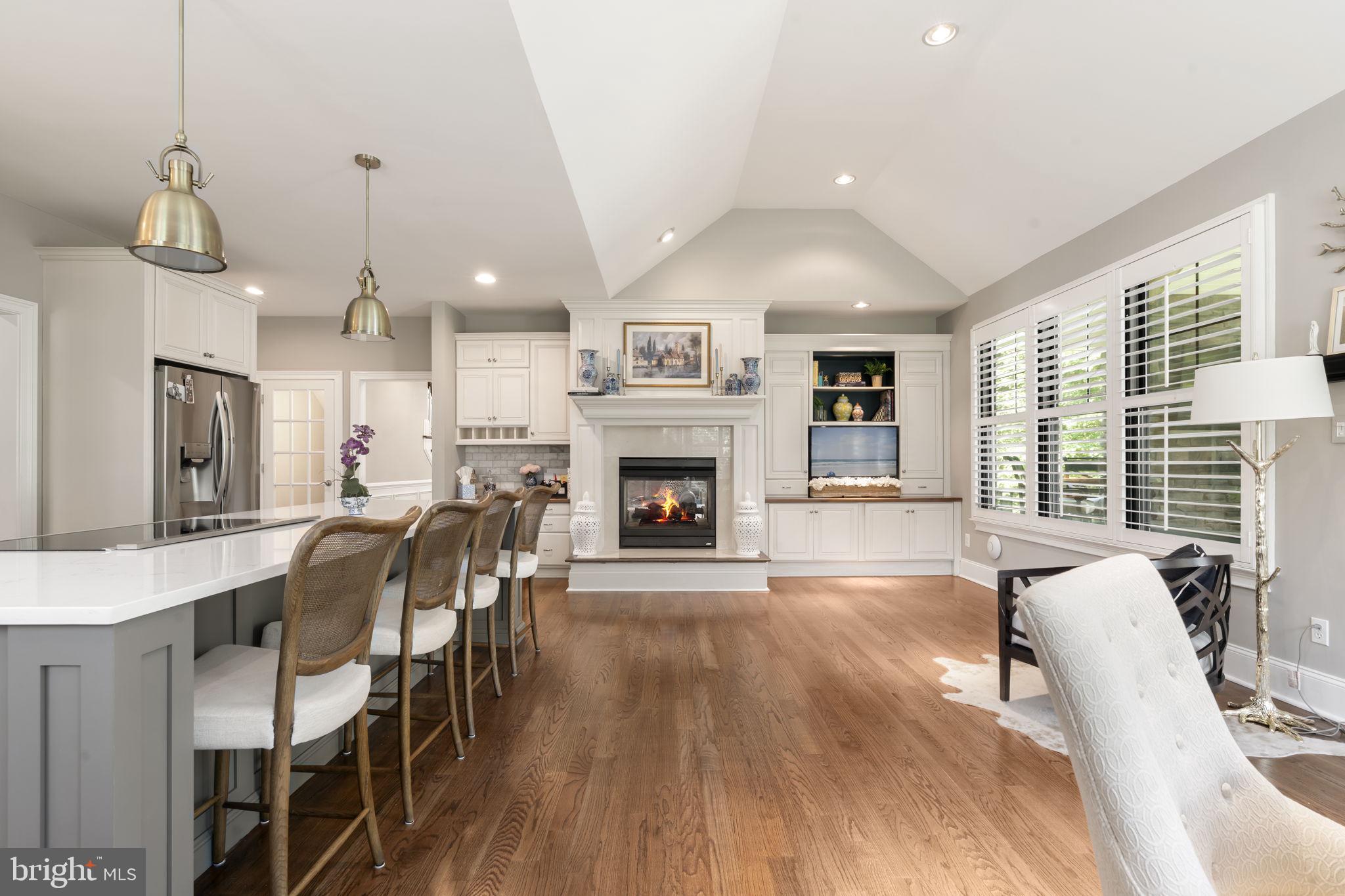 EDGEWATER - Residential