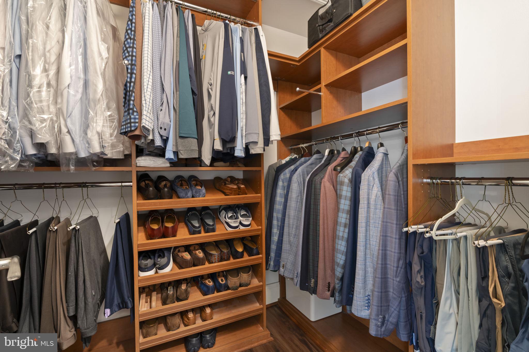 EDGEWATER - Residential