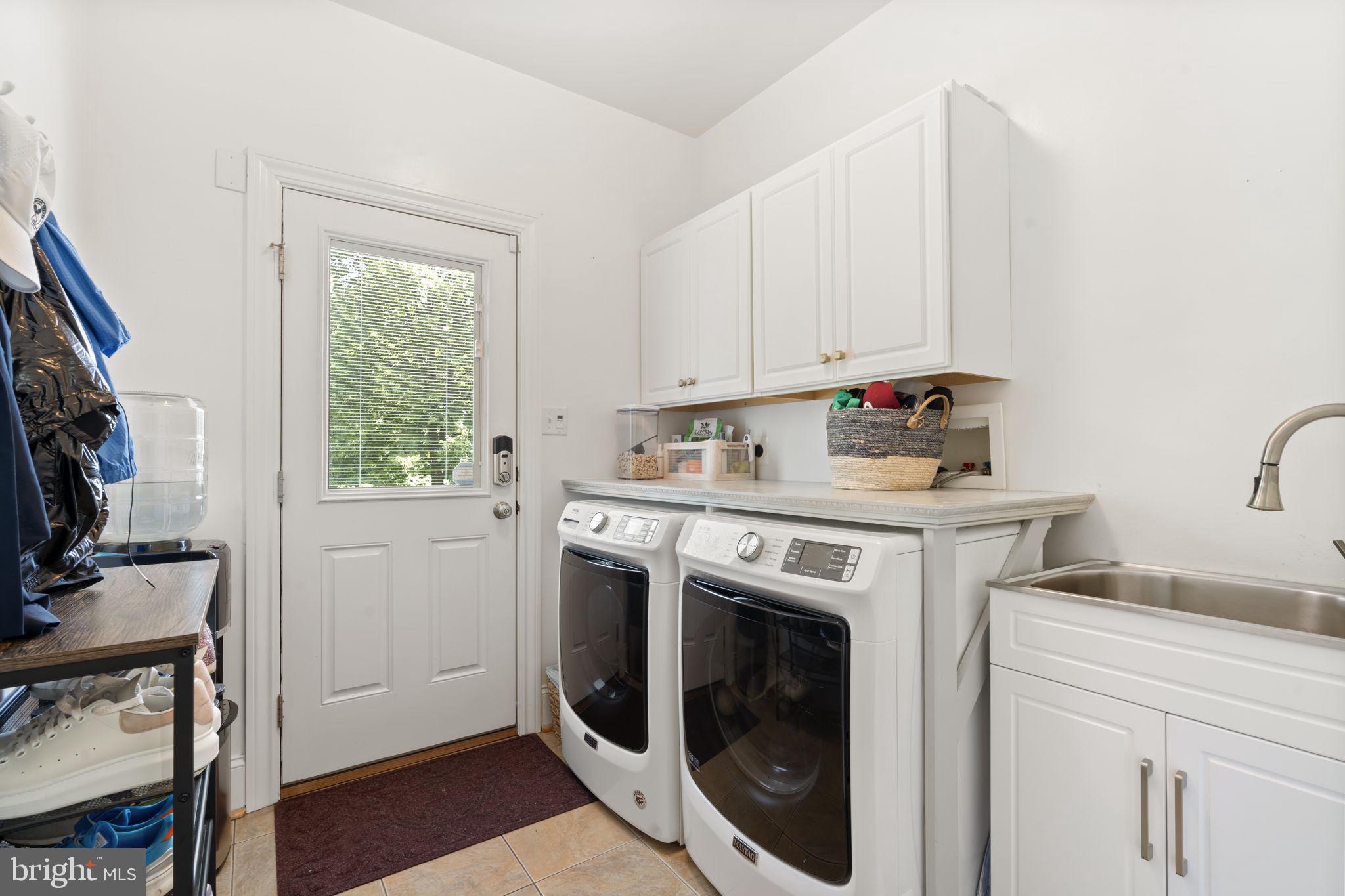 EDGEWATER - Residential