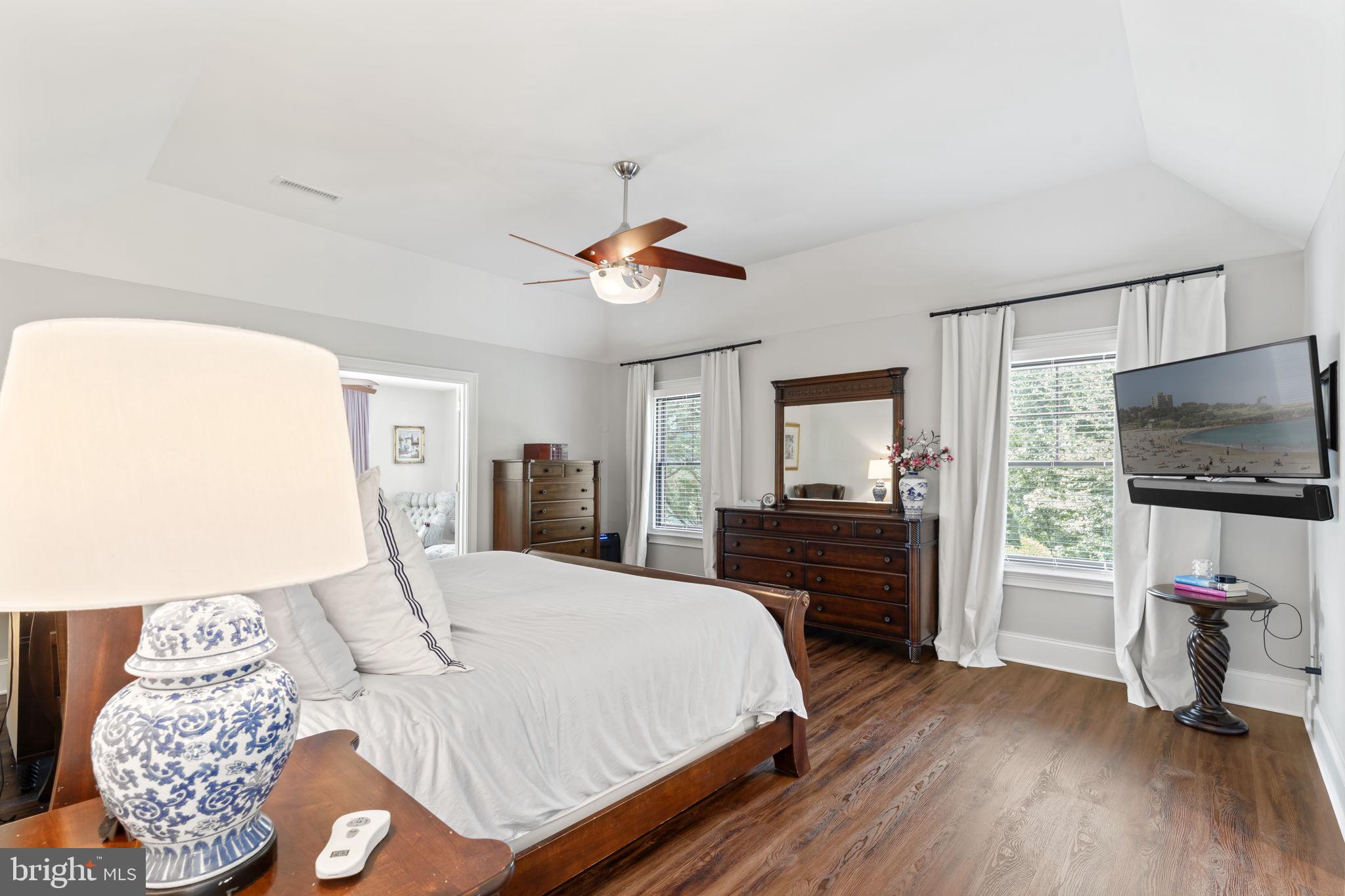 EDGEWATER - Residential