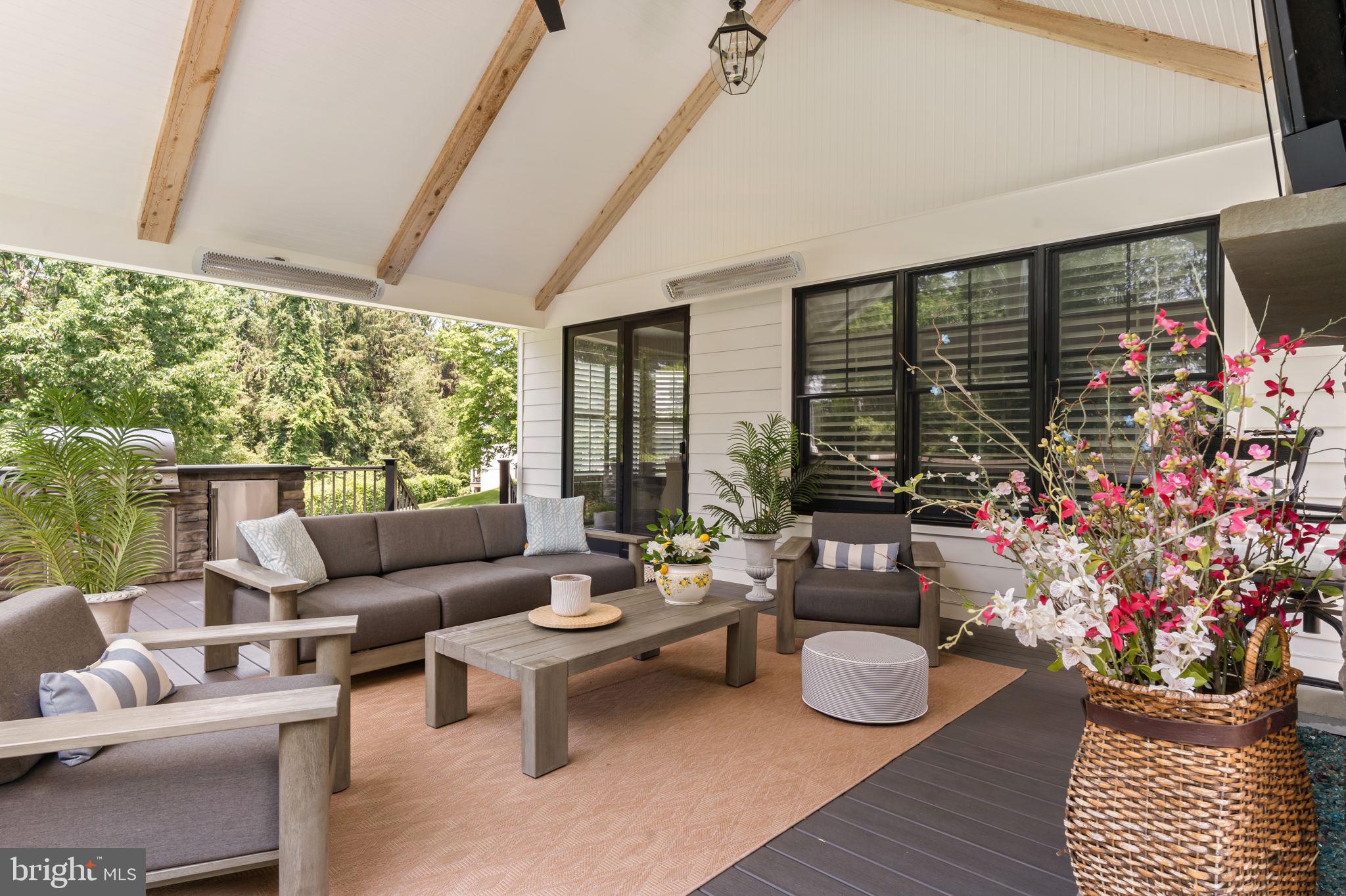 EDGEWATER - Residential