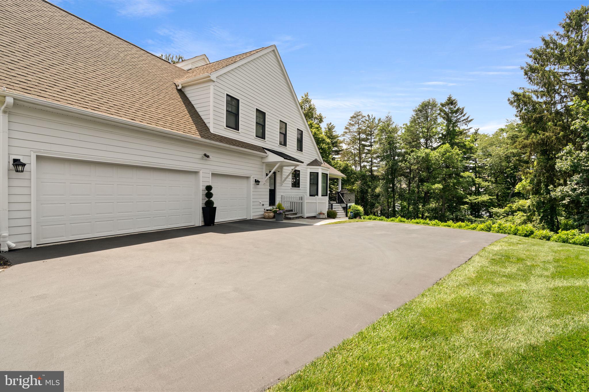 EDGEWATER - Residential