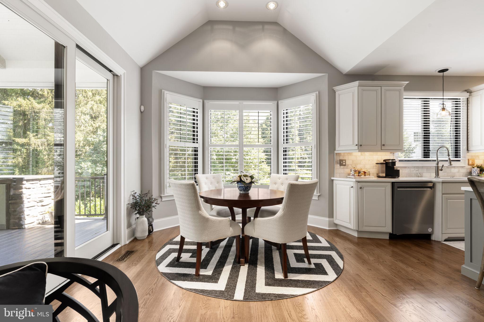 EDGEWATER - Residential