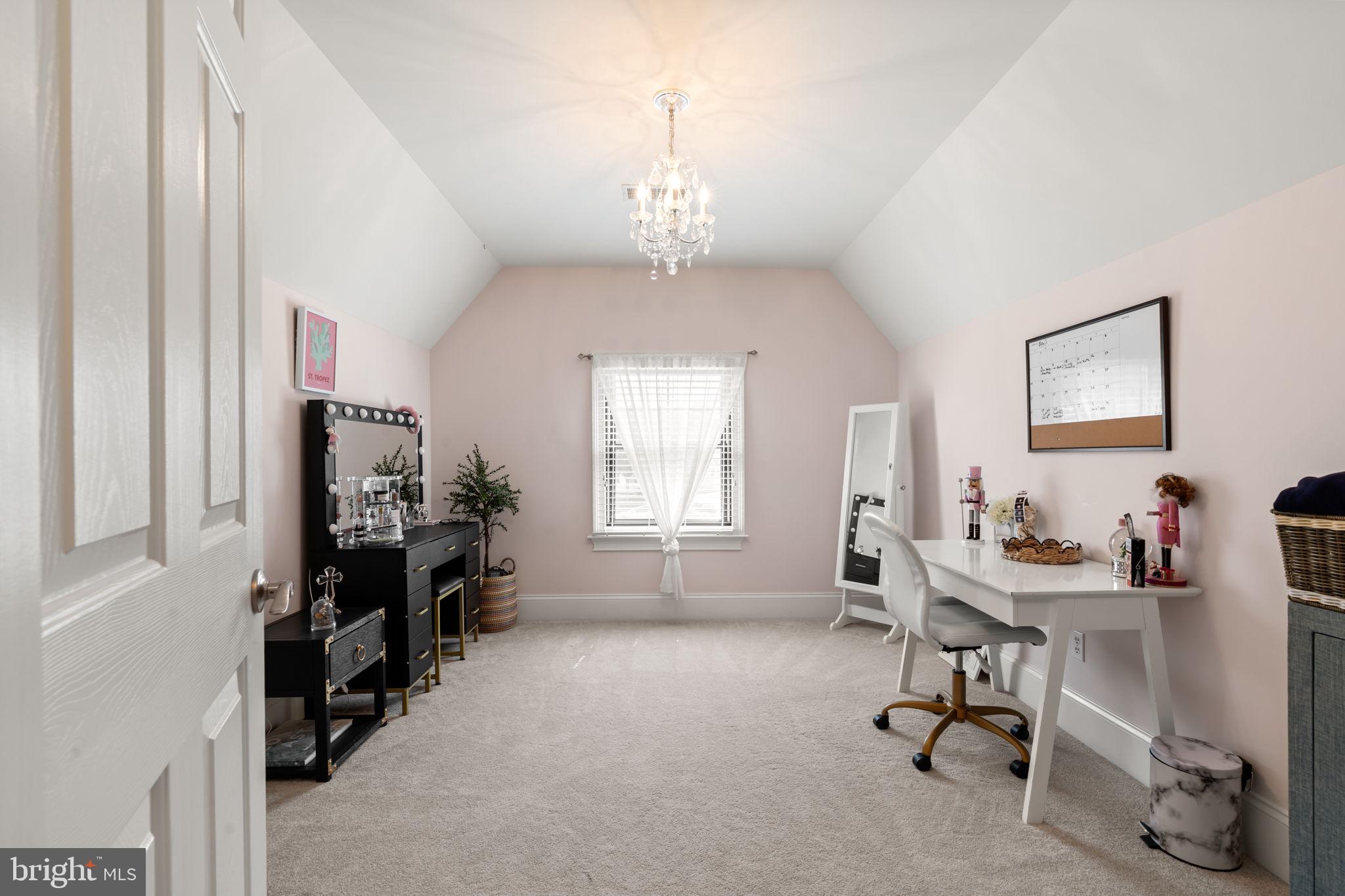 EDGEWATER - Residential