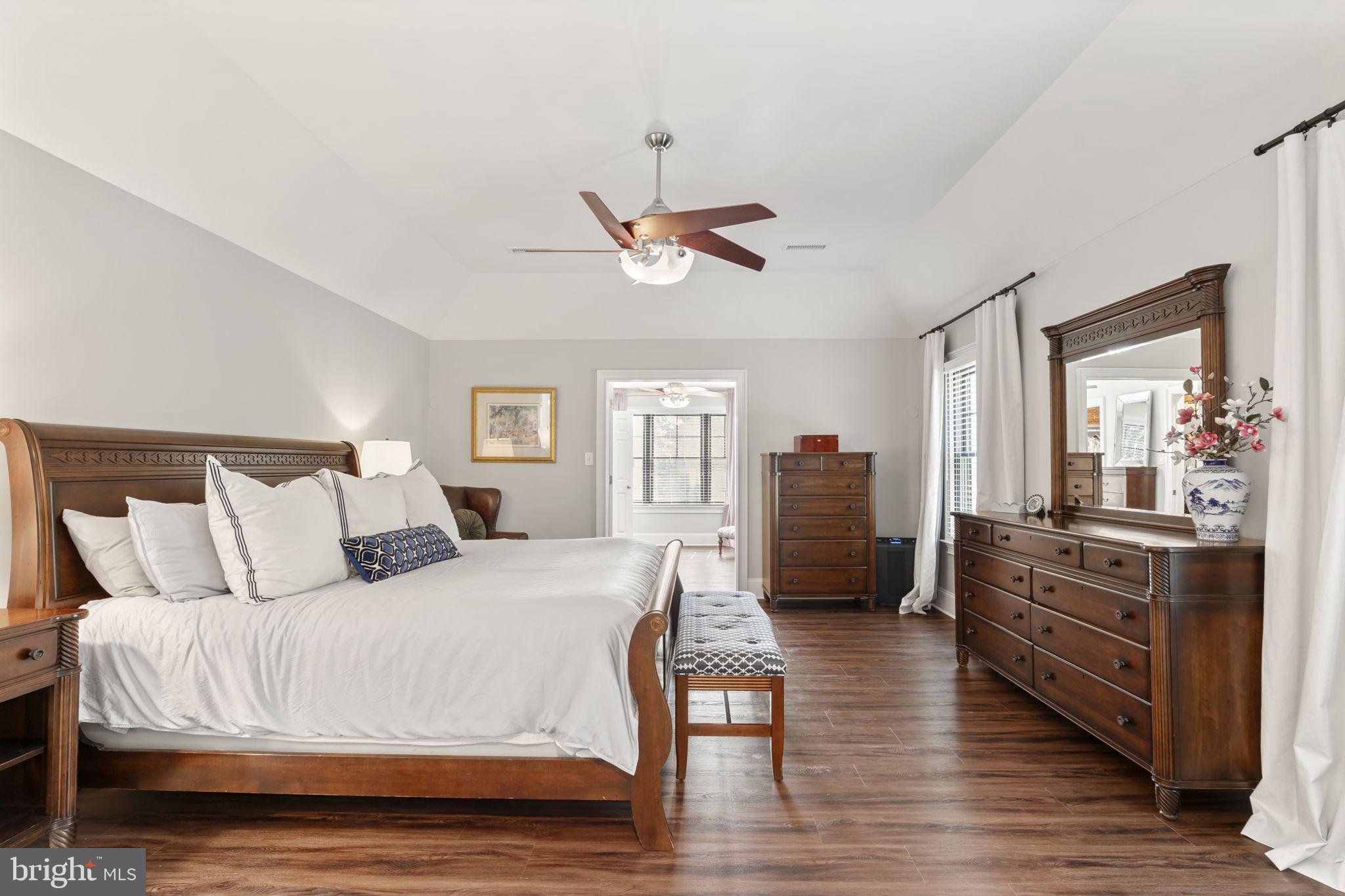 EDGEWATER - Residential