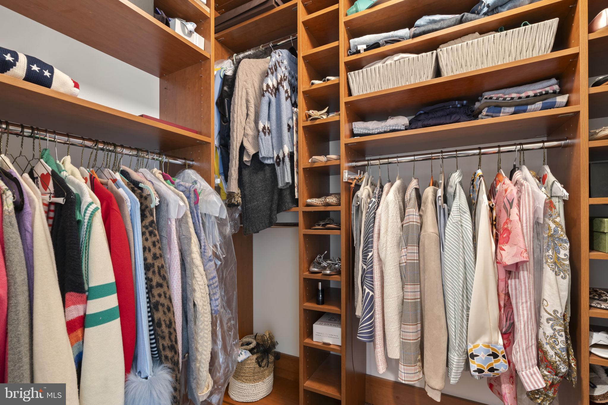 EDGEWATER - Residential