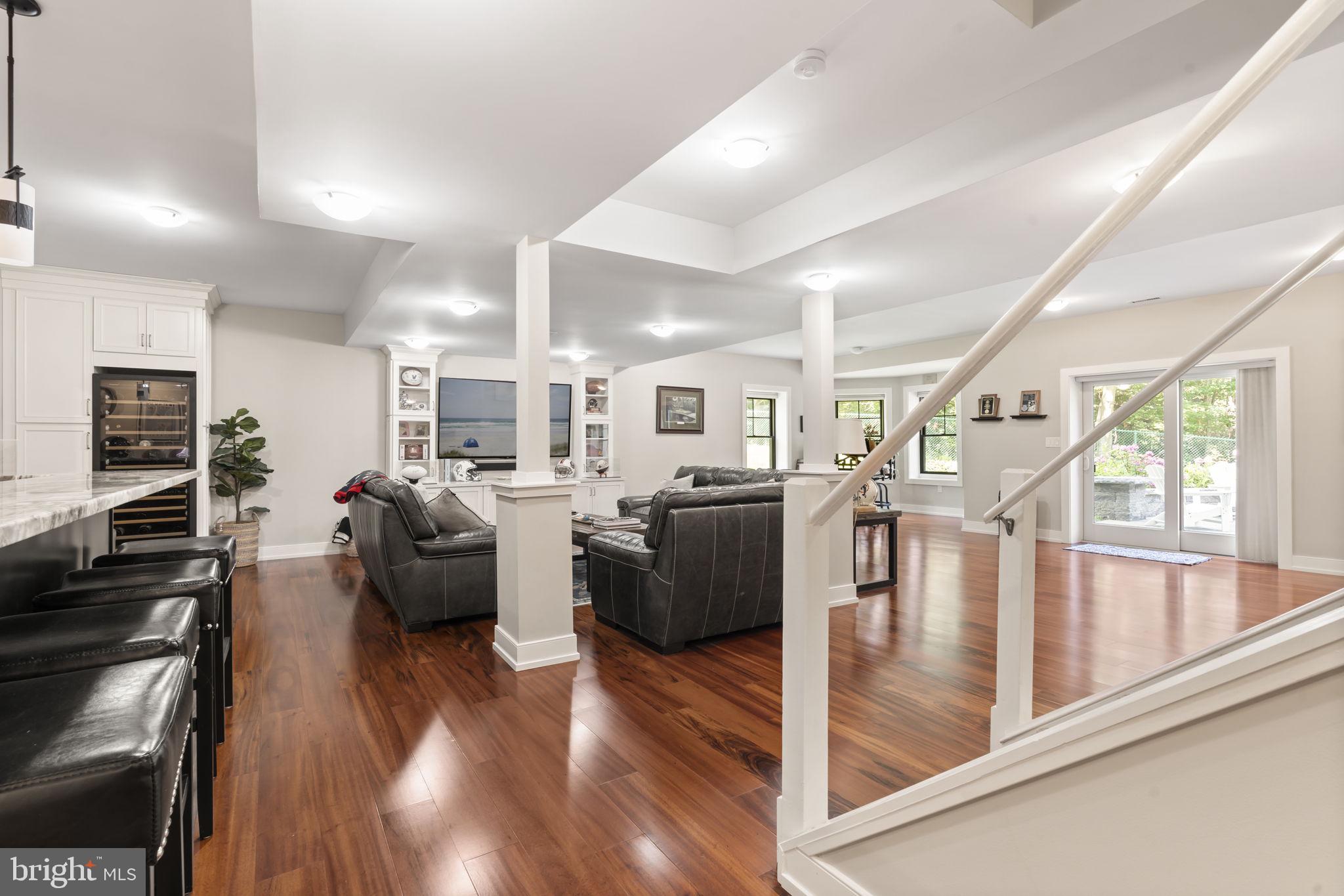 EDGEWATER - Residential