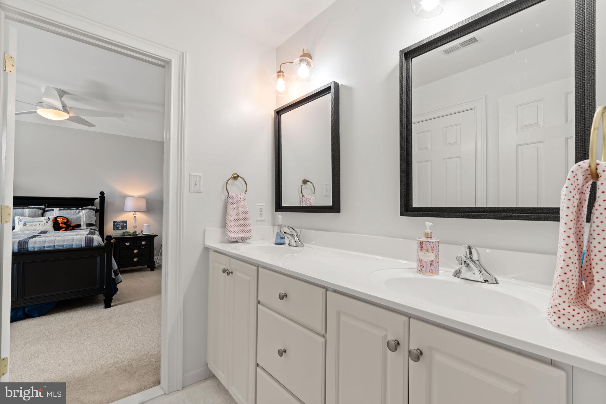 EDGEWATER - Residential