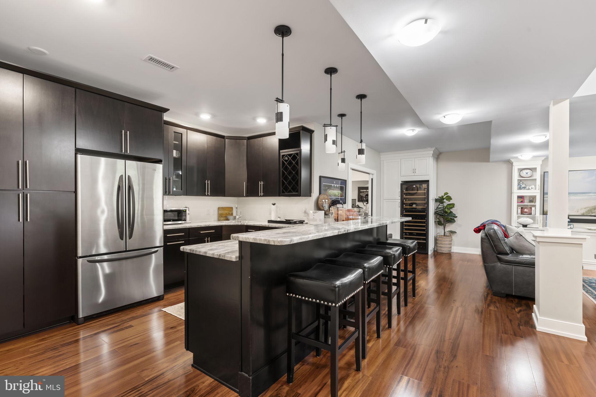 EDGEWATER - Residential