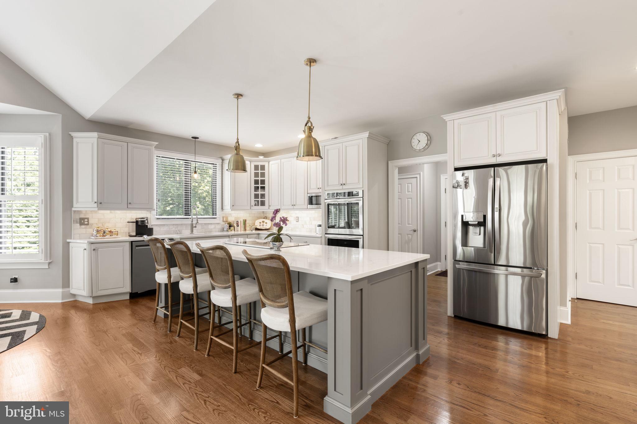 EDGEWATER - Residential